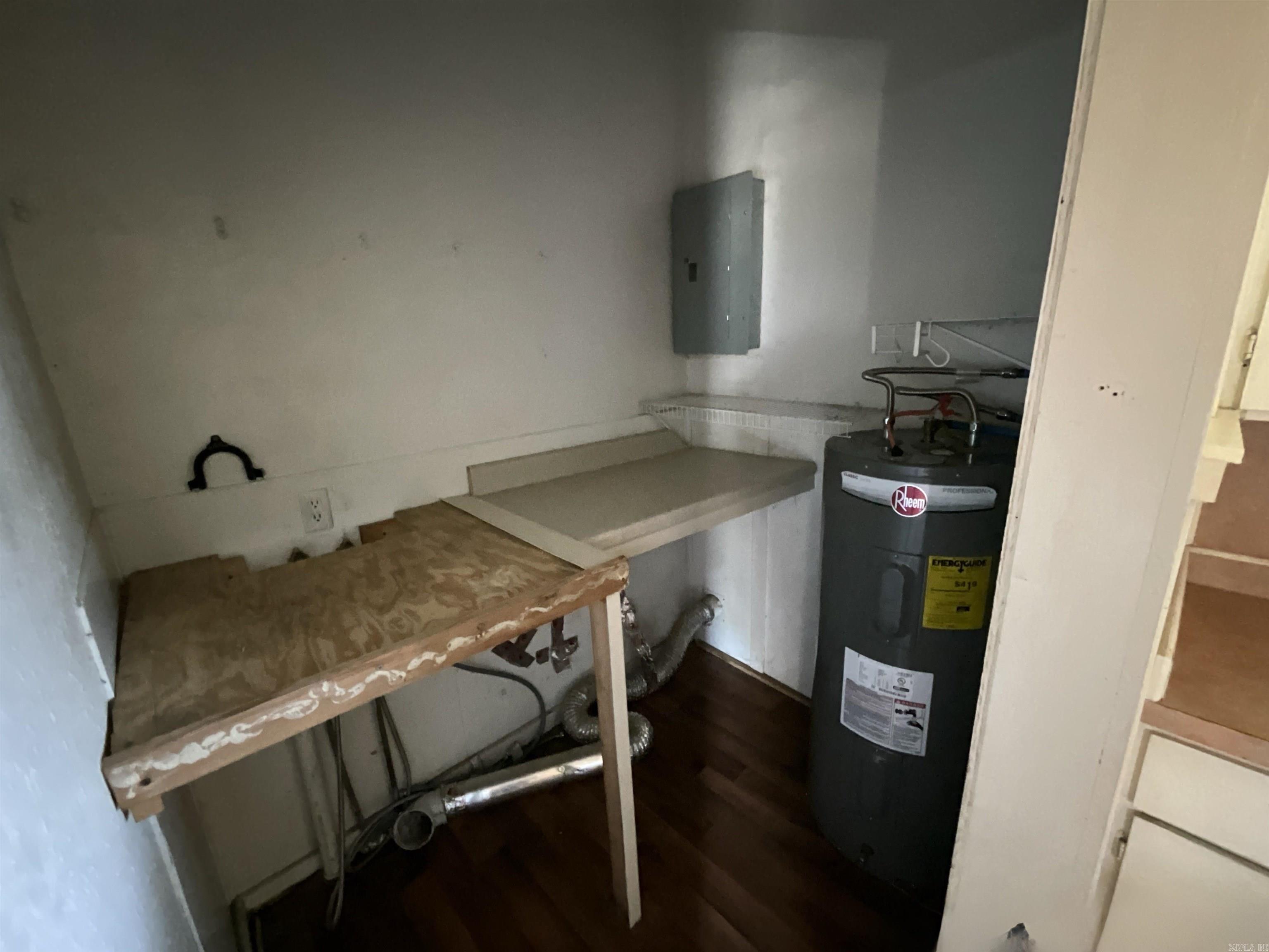 204 N Merrill New Boston, TX 75570