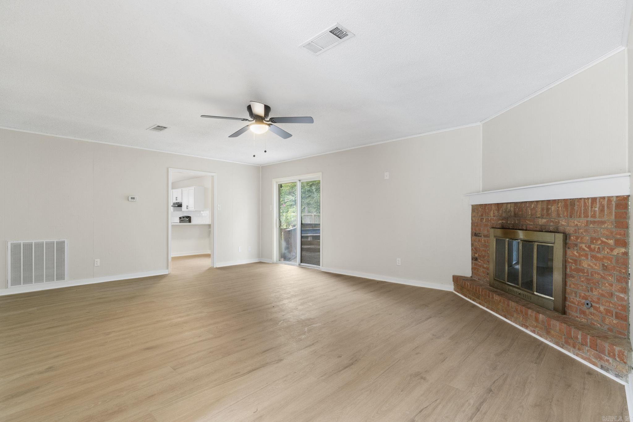 27 Single Oaks Drive Sherwood, AR 72120