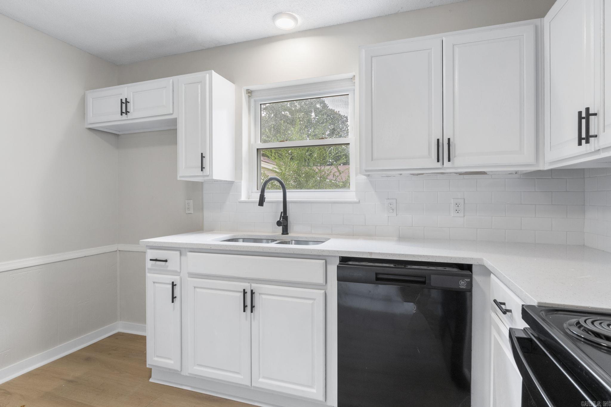 27 Single Oaks Drive Sherwood, AR 72120