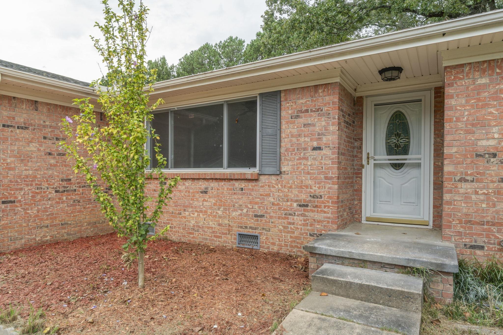 27 Single Oaks Drive Sherwood, AR 72120