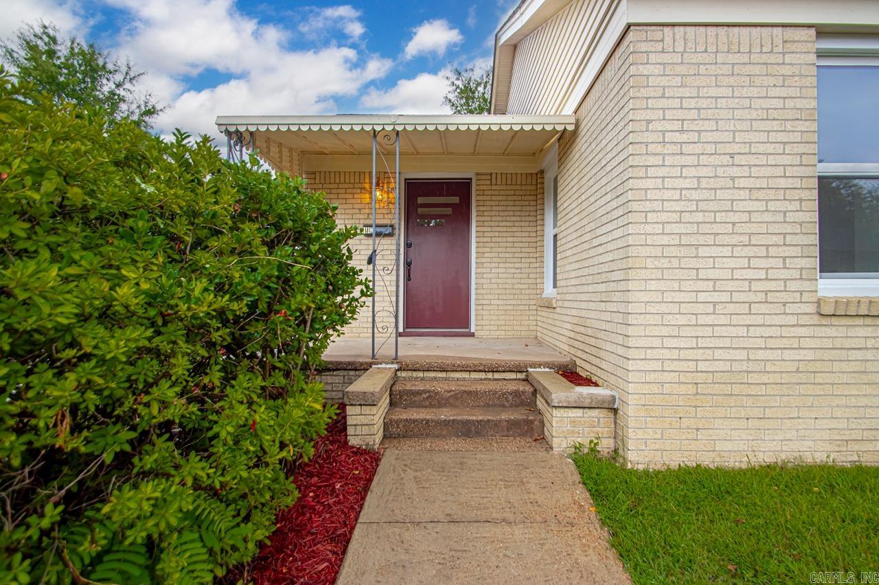 111 N 1st Street Benton, AR 72015