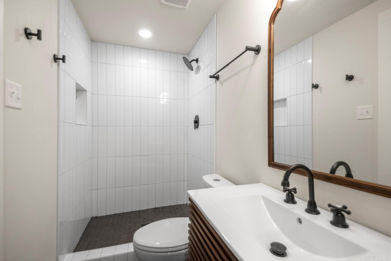 111 N 1st Street Benton, AR 72015