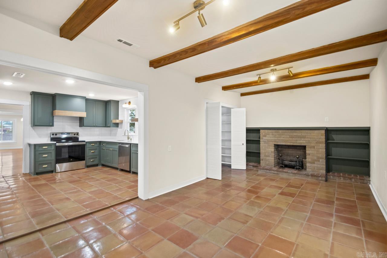 111 N 1st Street Benton, AR 72015