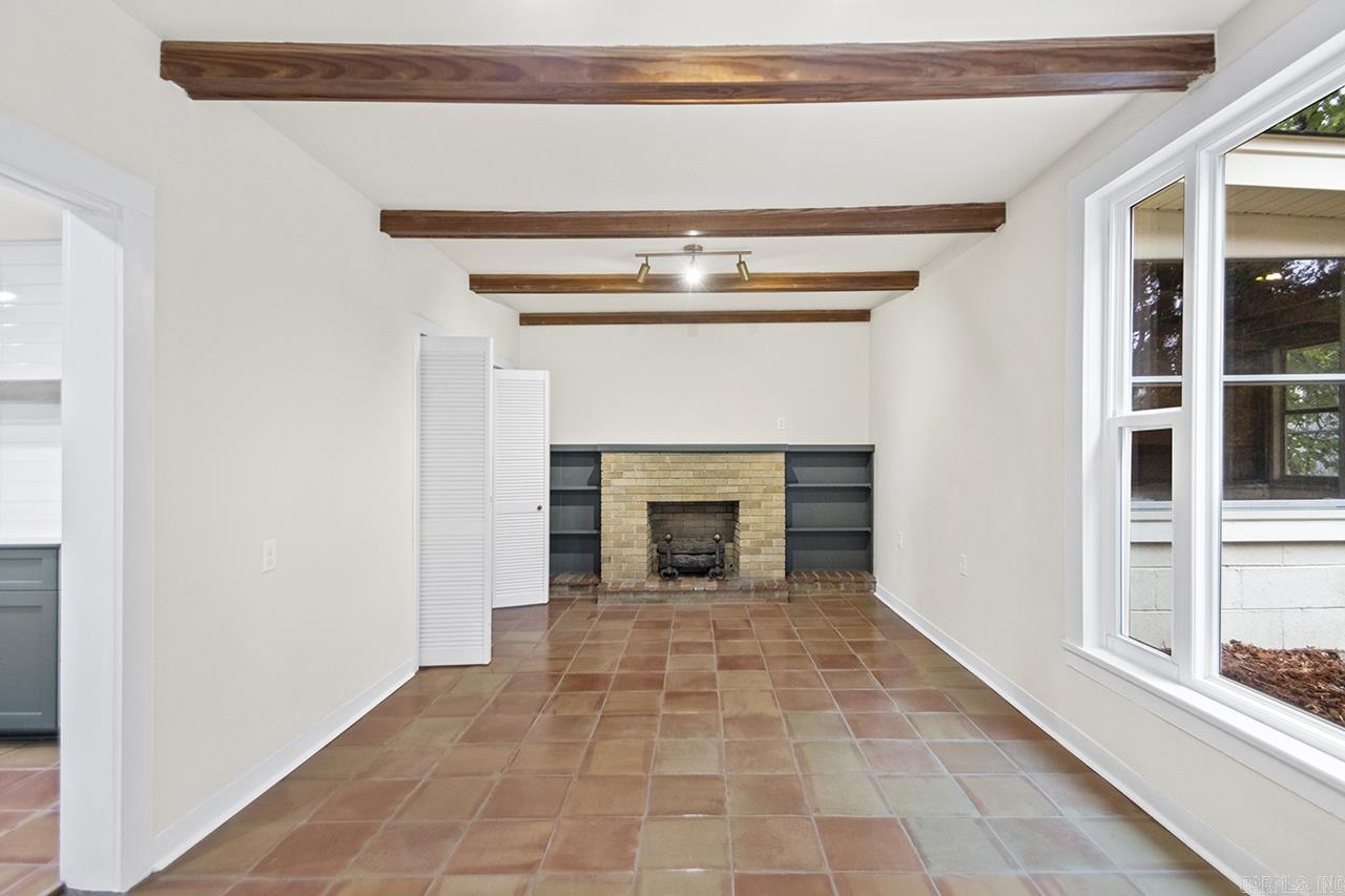 111 N 1st Street Benton, AR 72015