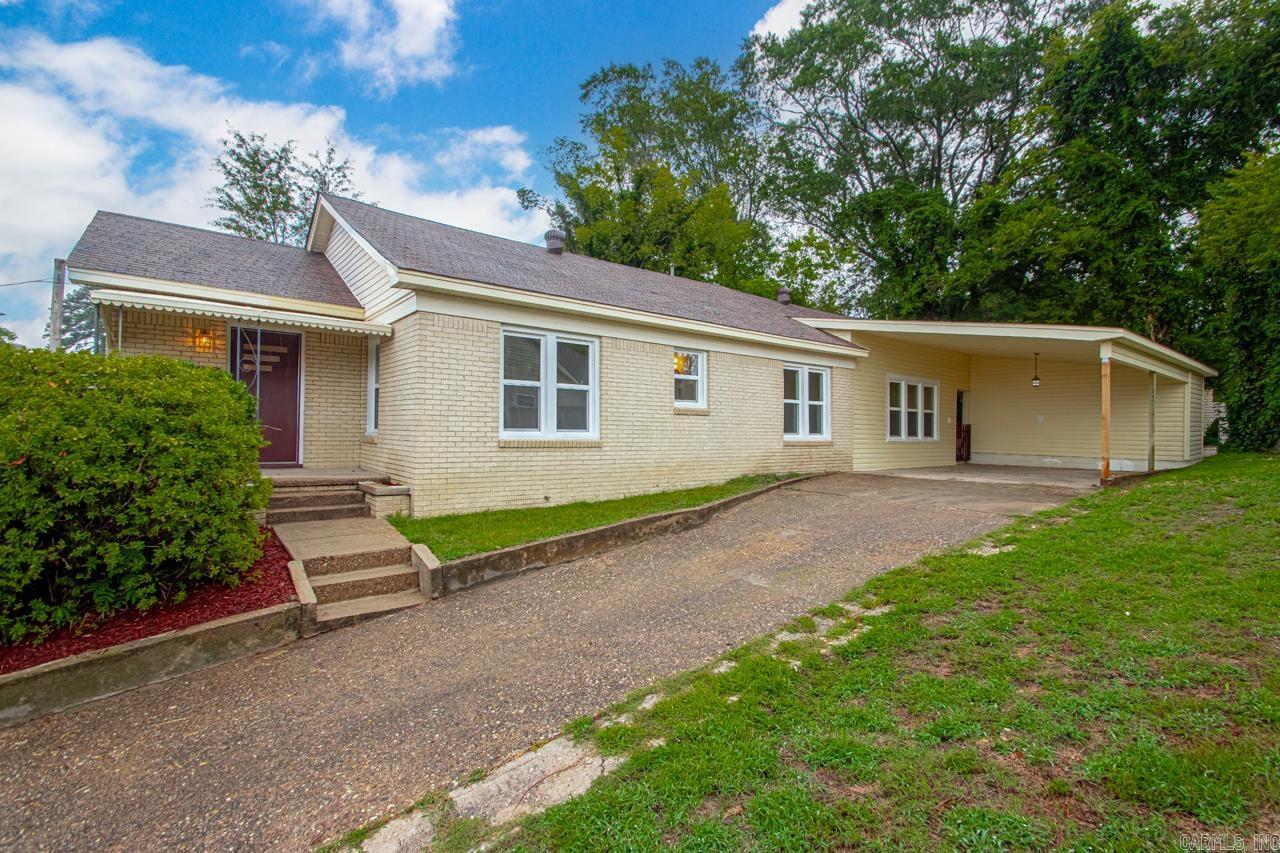 111 N 1st Street Benton, AR 72015