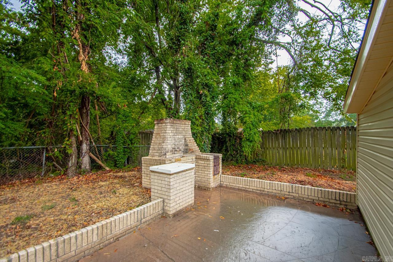 111 N 1st Street Benton, AR 72015