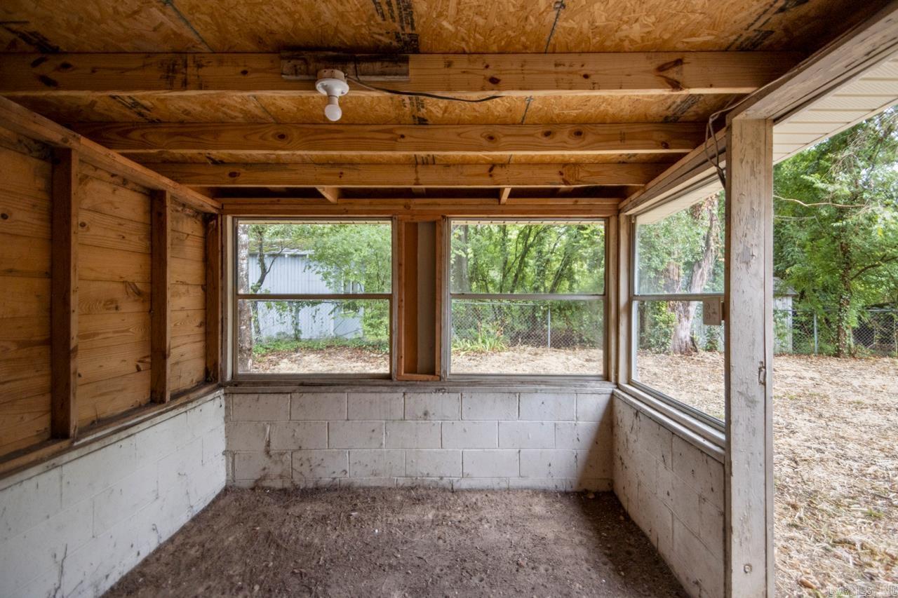 111 N 1st Street Benton, AR 72015