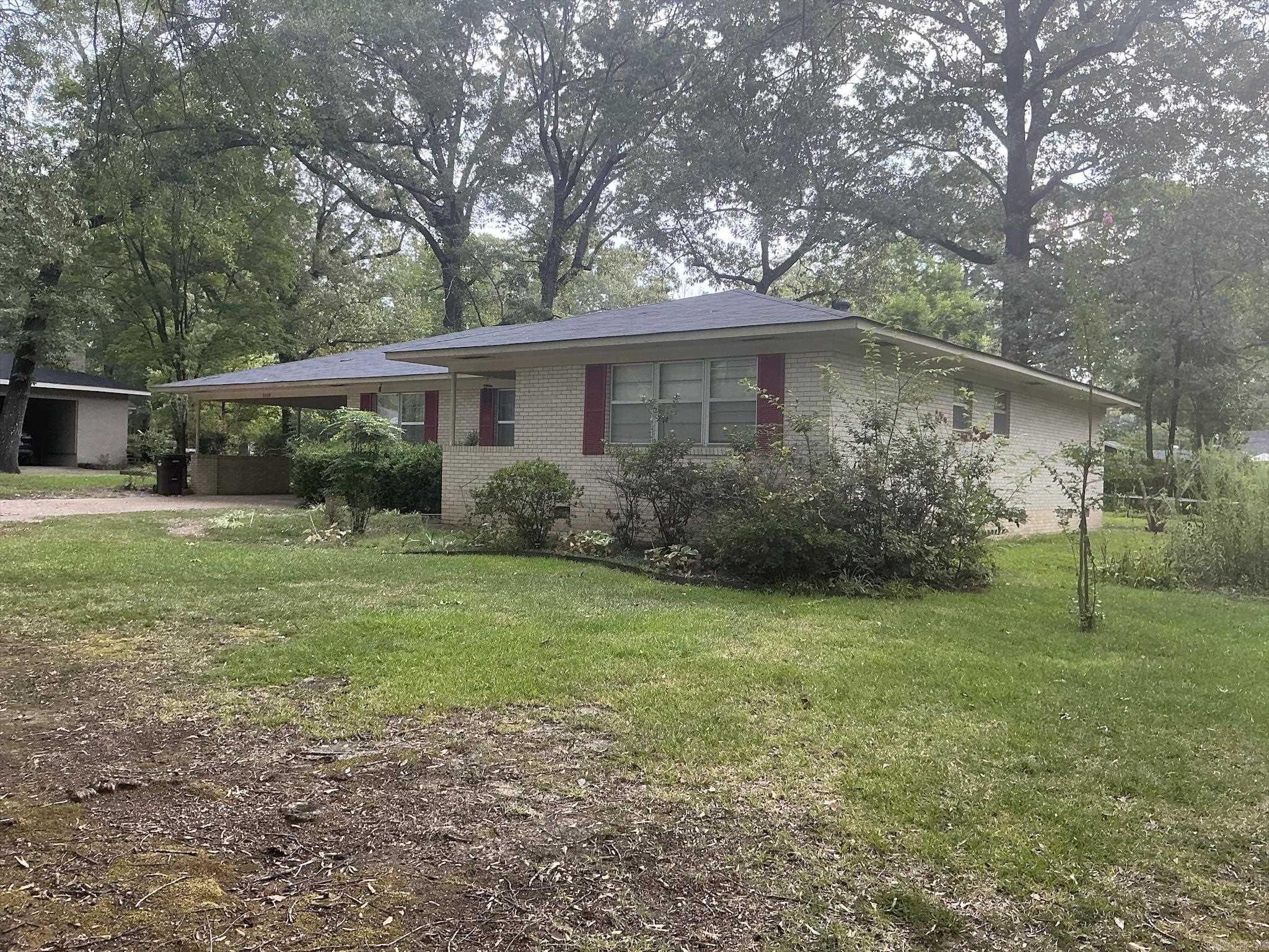 1009 Cedar  Crossett, AR