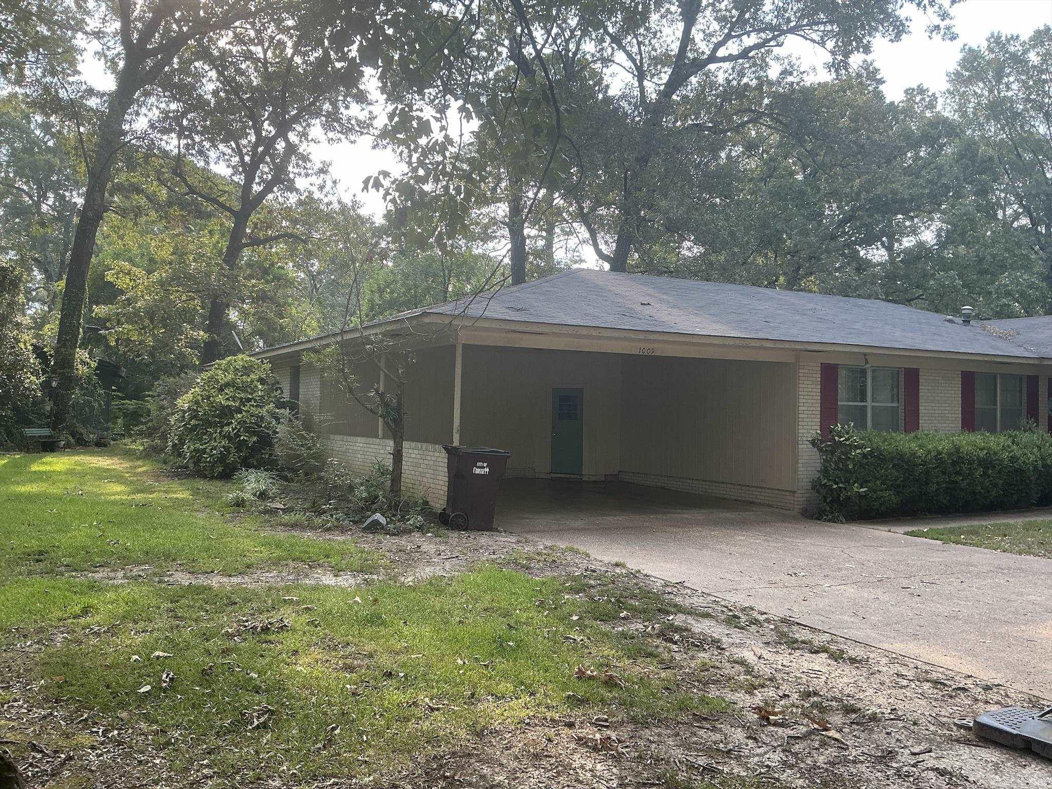 1009 Cedar  Crossett, AR