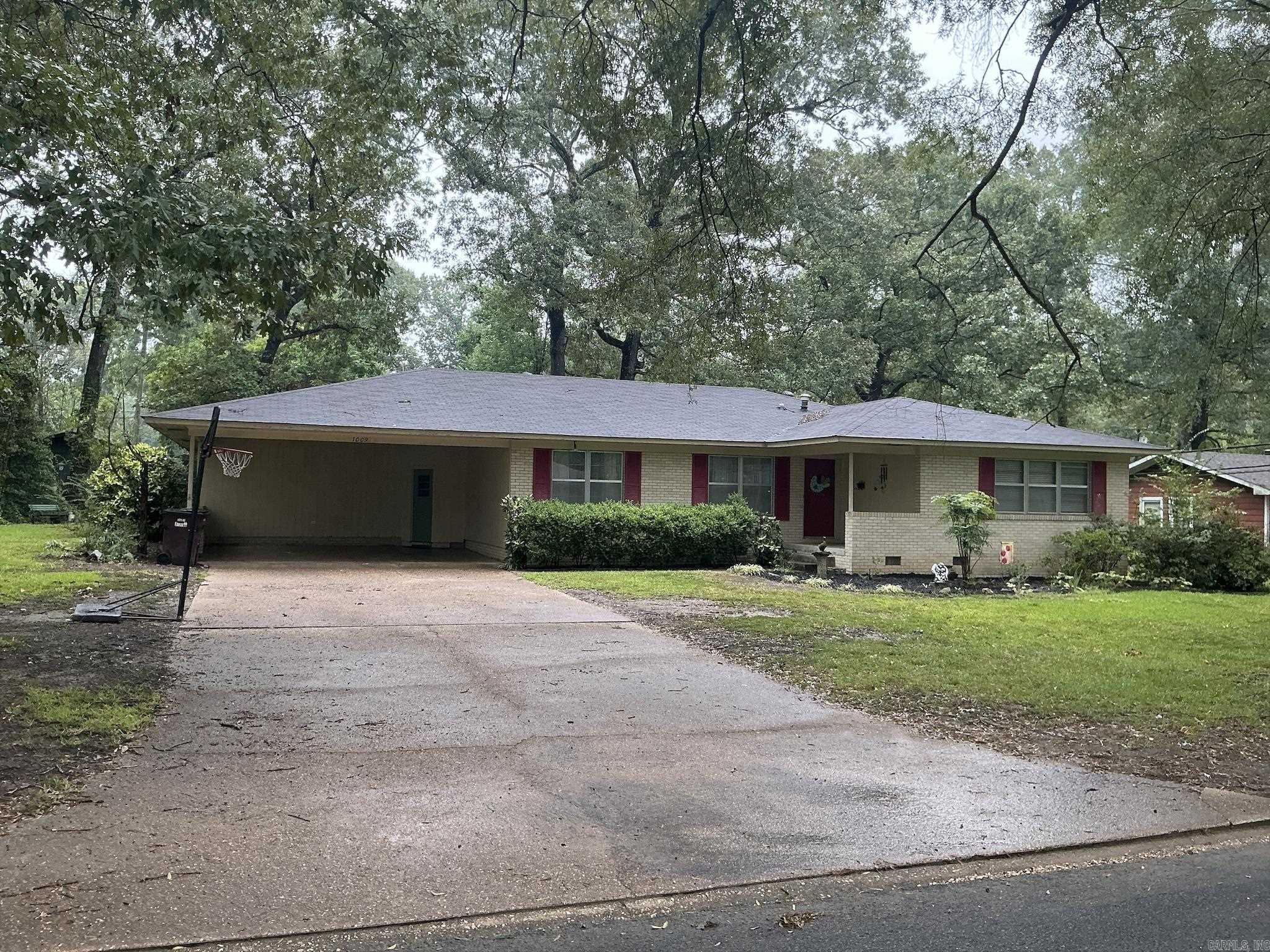 1009 Cedar  Crossett, AR