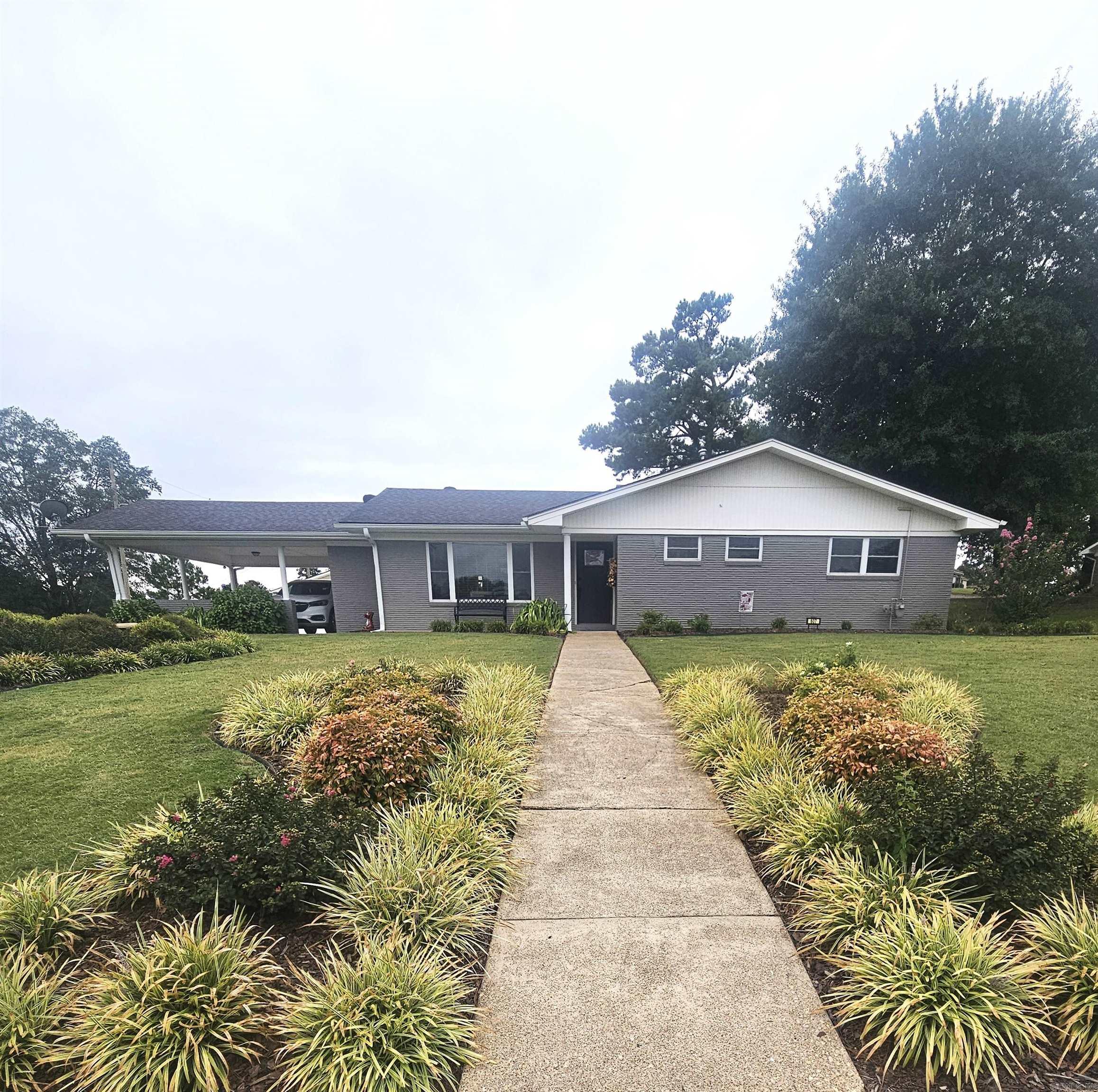 607 N 12th Street Nashville, AR 71852