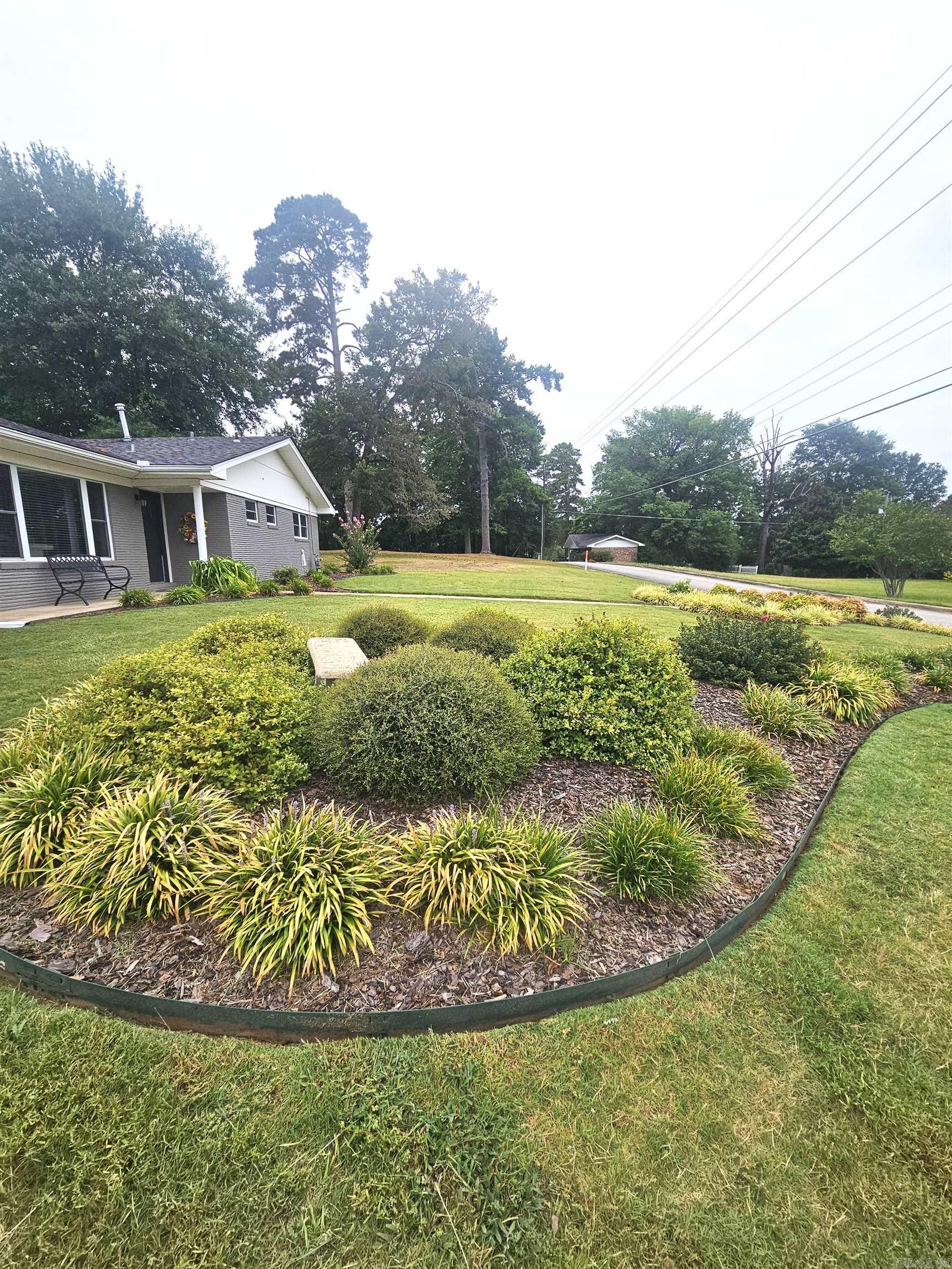 607 N 12th Street Nashville, AR 71852