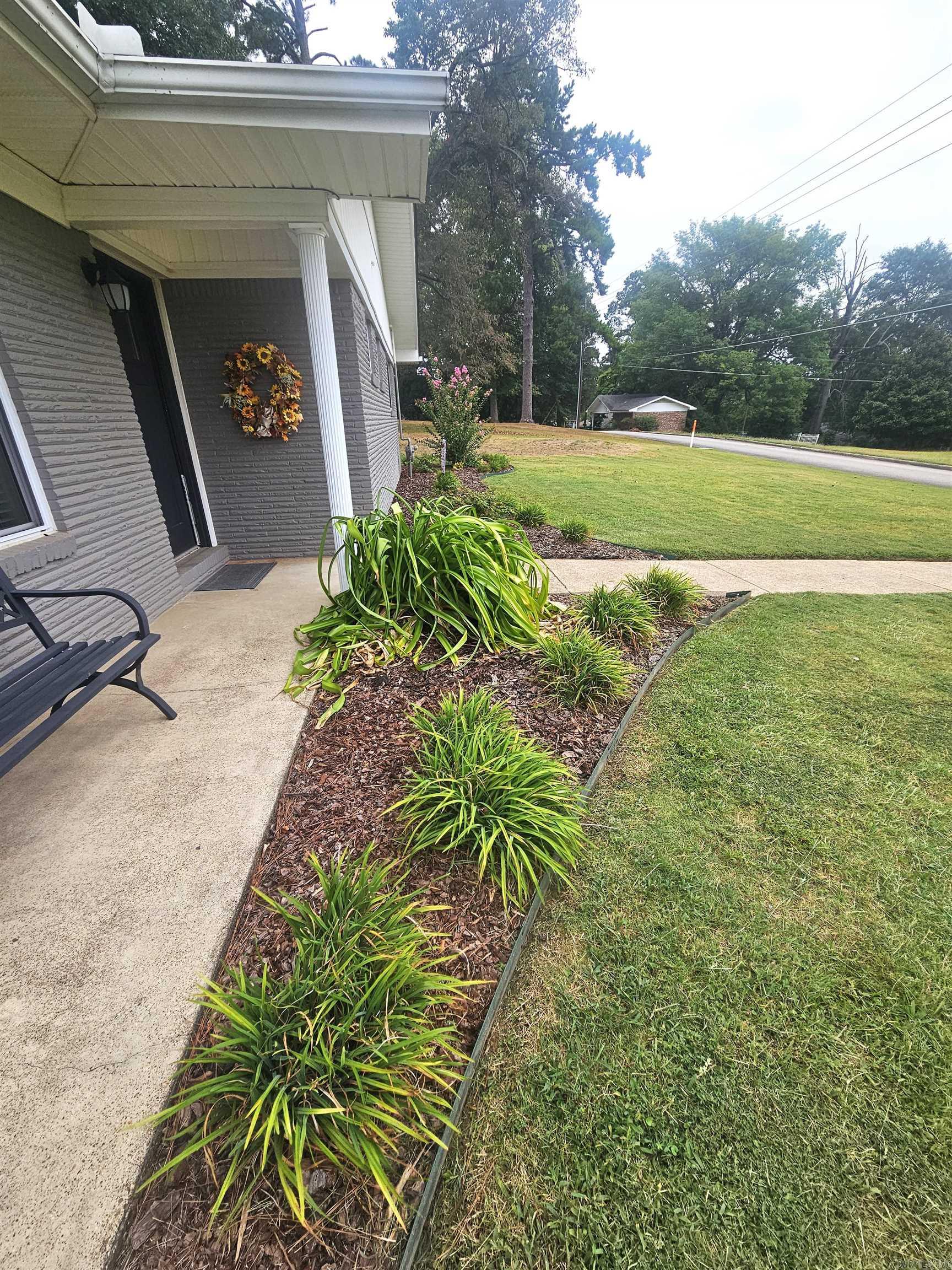 607 N 12th Street Nashville, AR 71852