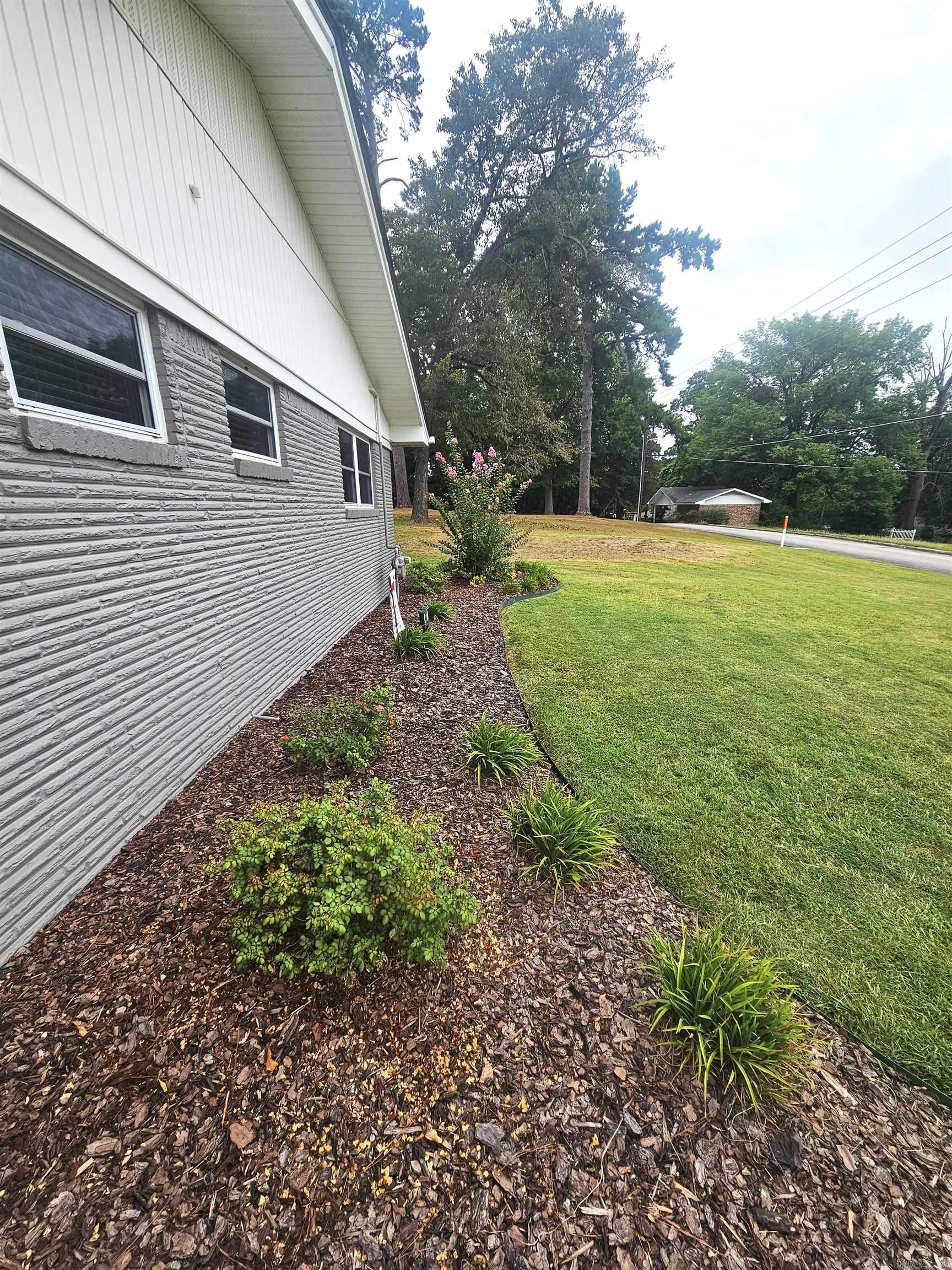 607 N 12th Street Nashville, AR 71852