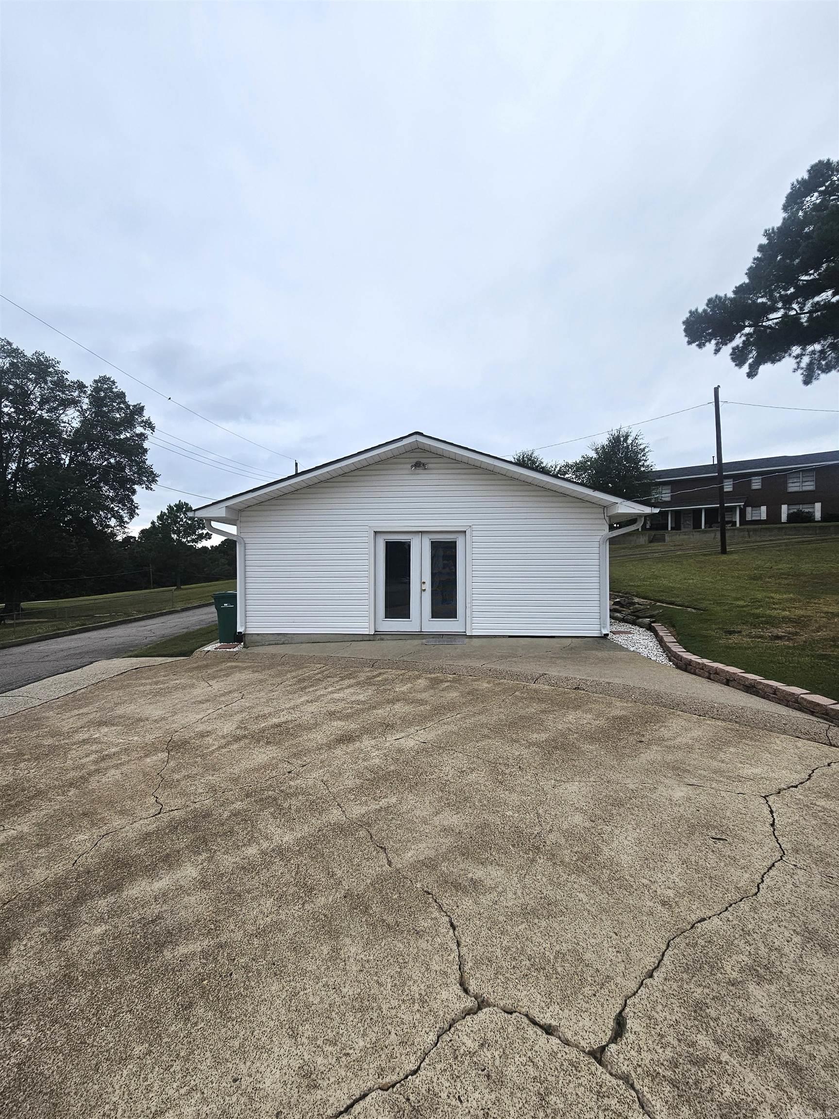 607 N 12th Street Nashville, AR 71852