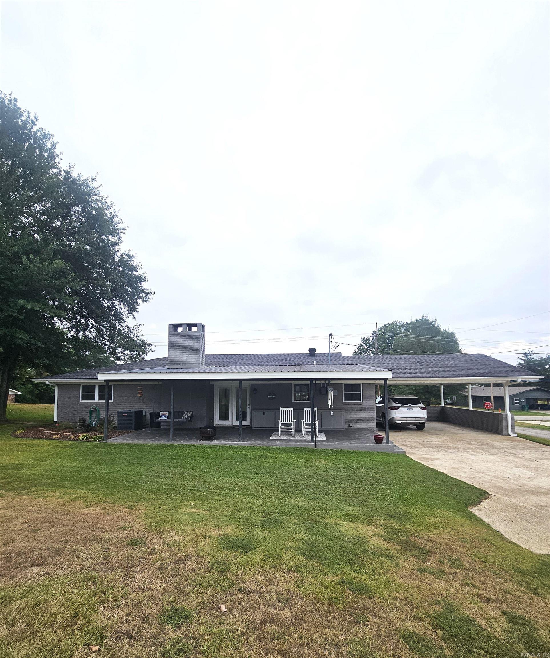 607 N 12th Street Nashville, AR 71852