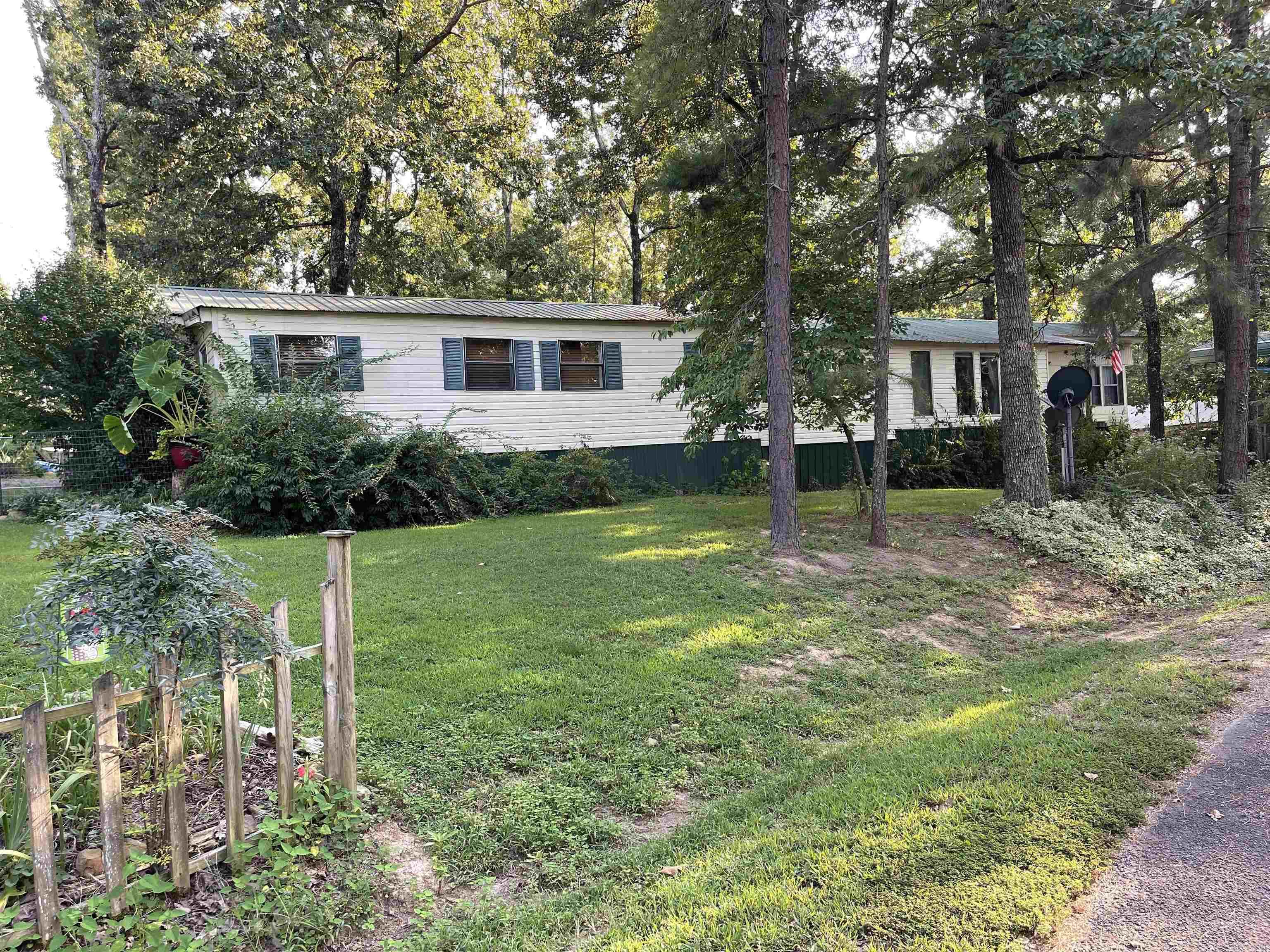532 Canyon Road  Greers Ferry, AR