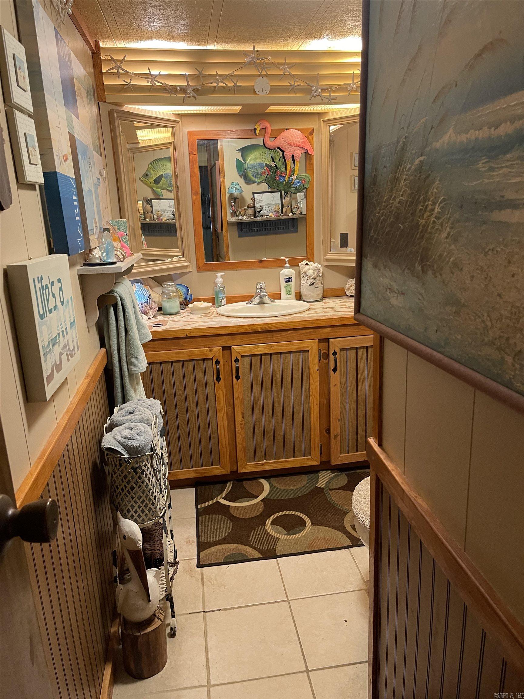 532 Canyon Road  Greers Ferry, AR