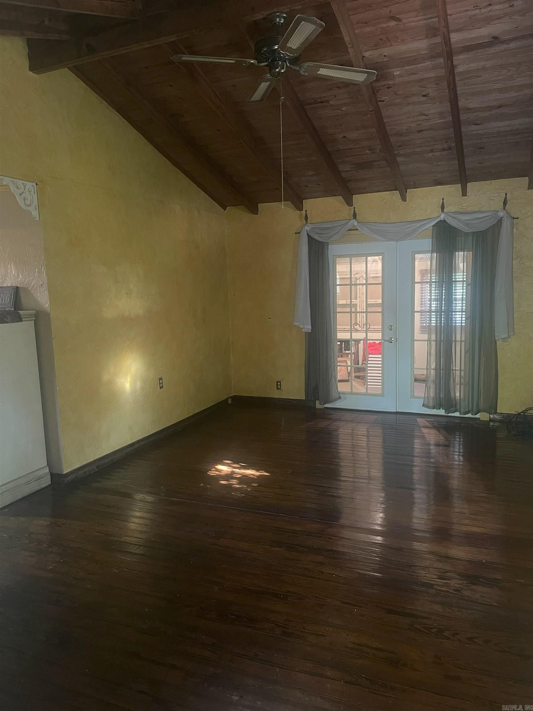 532 Canyon Road  Greers Ferry, AR