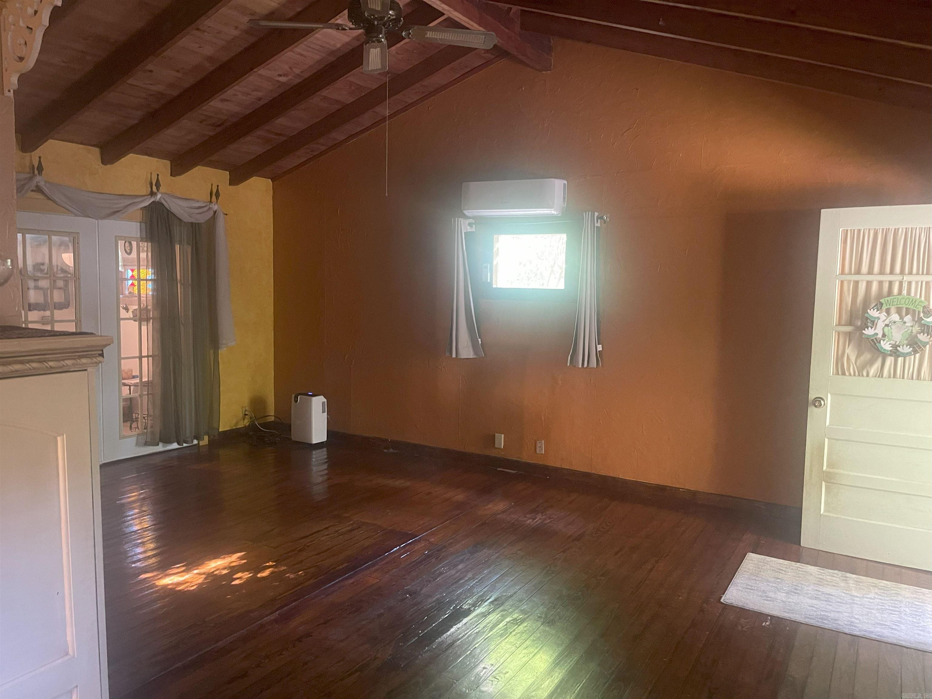 532 Canyon Road  Greers Ferry, AR