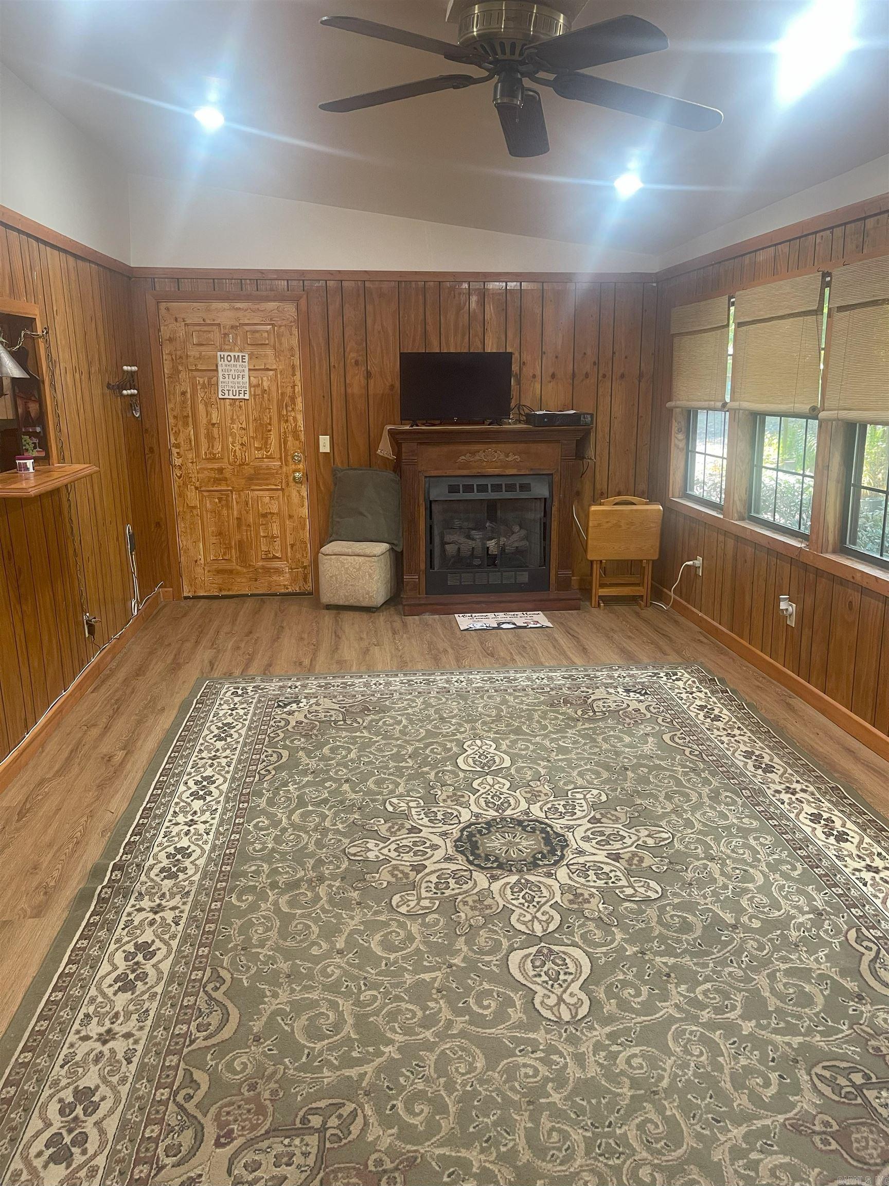 532 Canyon Road  Greers Ferry, AR