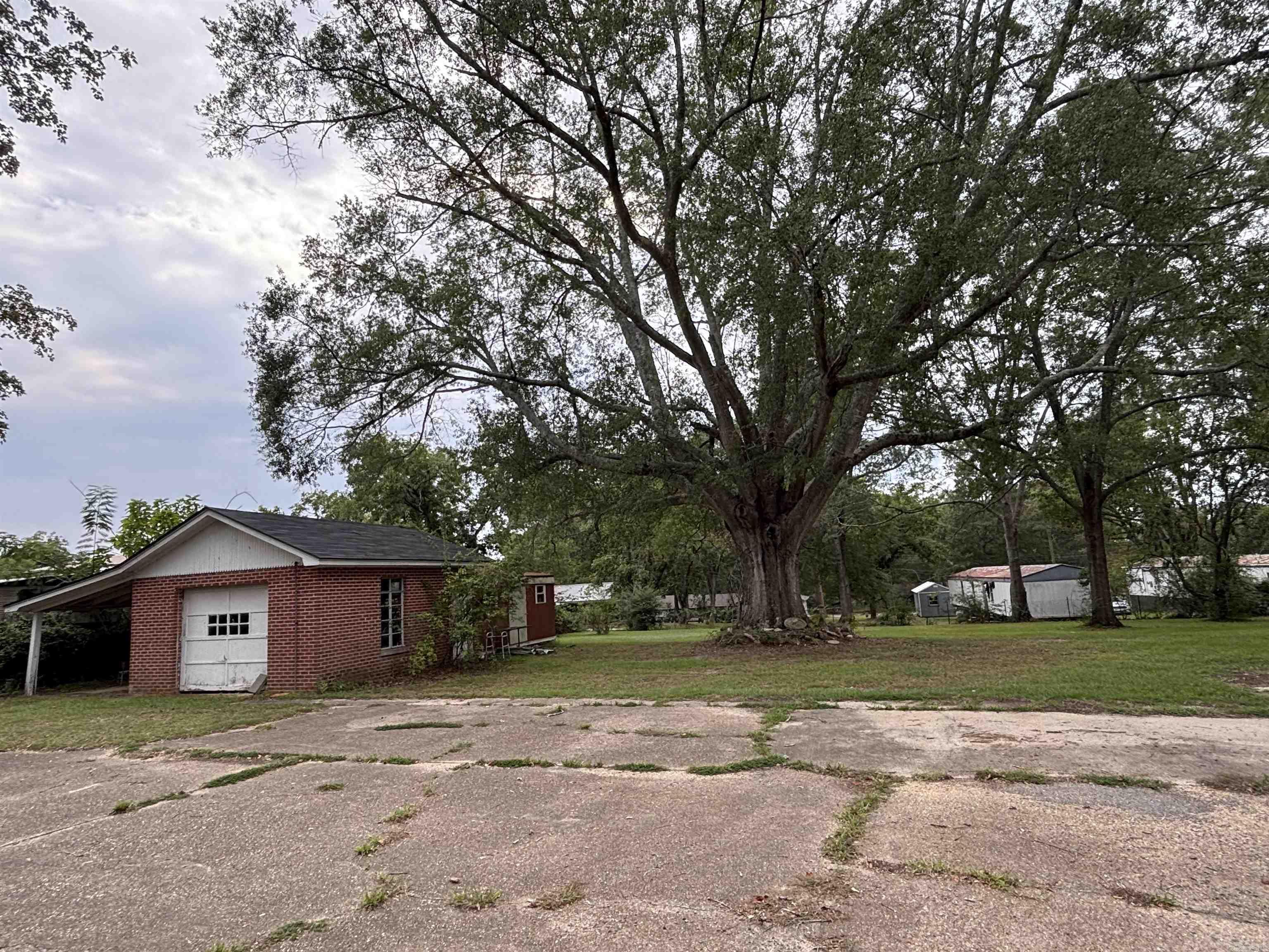 310 E 5th  Junction City, LA