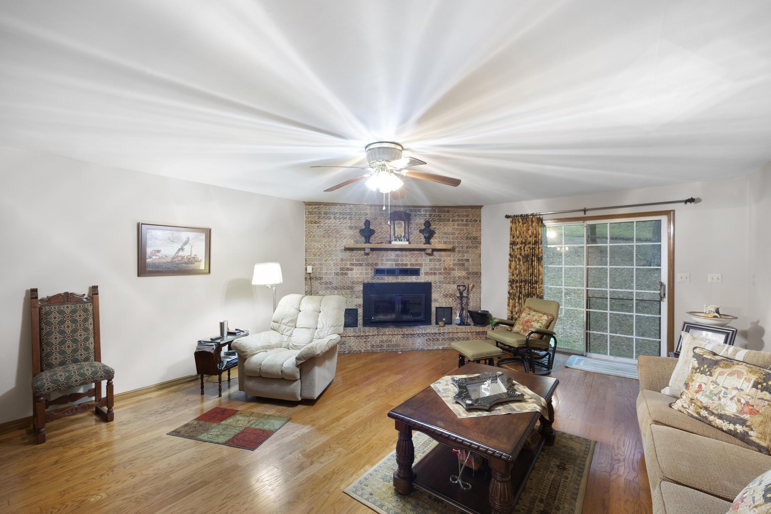 1533 Bakers Creek  Russellville, AR