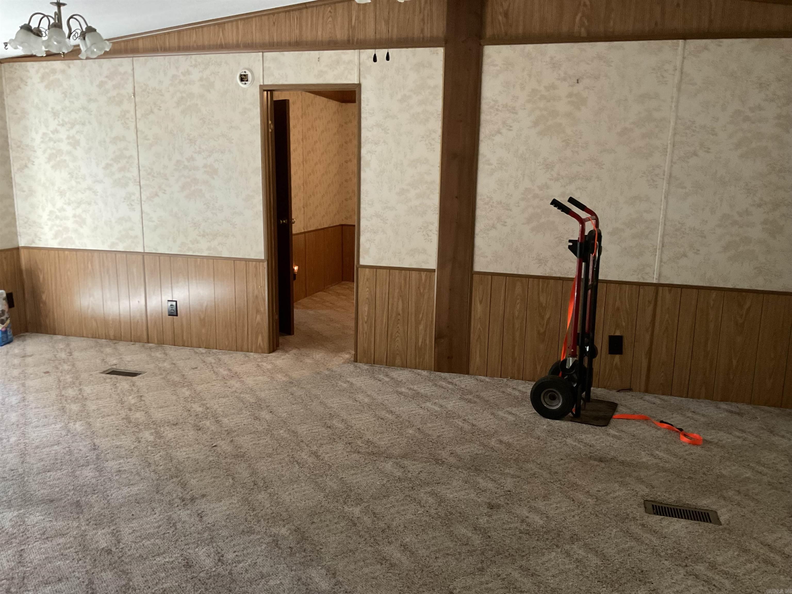 142 Jordan Lane Clinton, AR 72031-0000