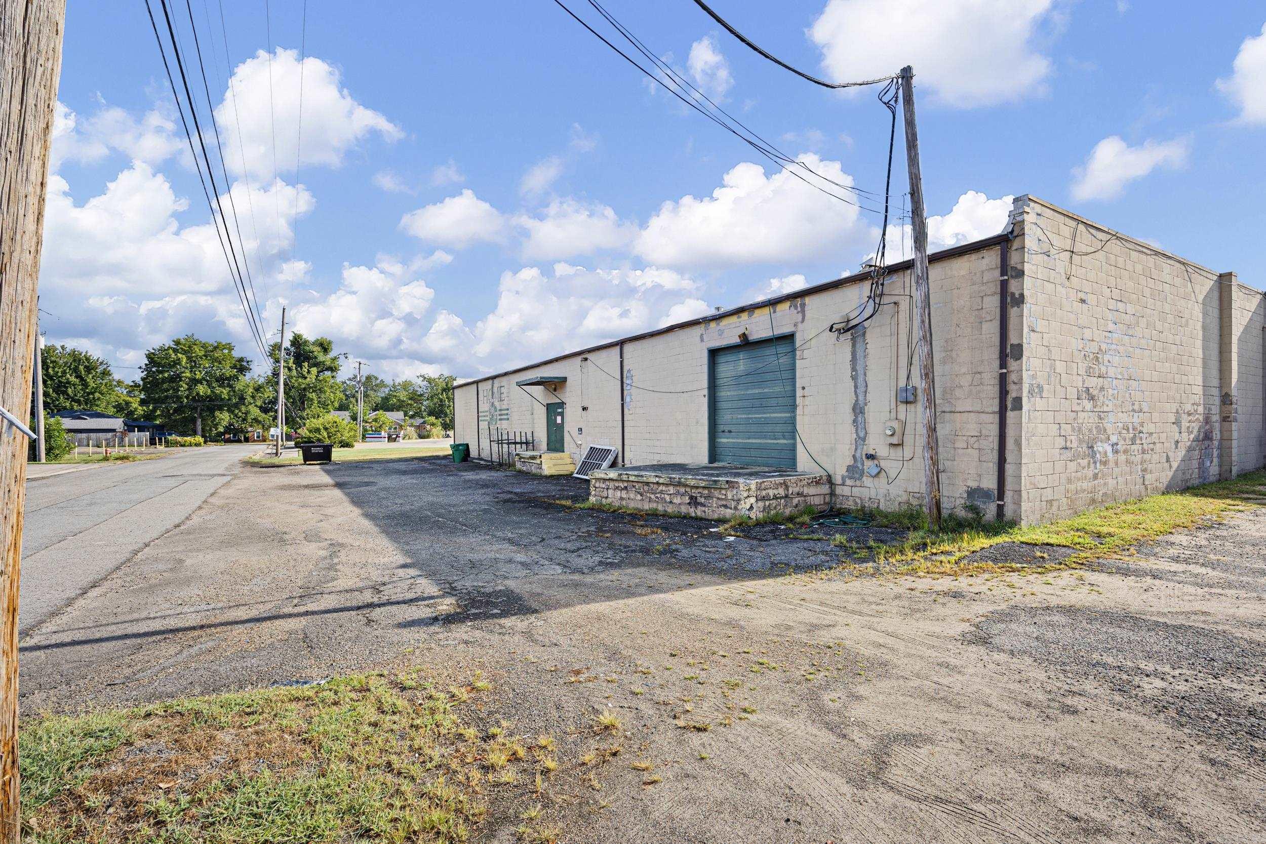 900 S Arkansas Ave  Russellville, AR