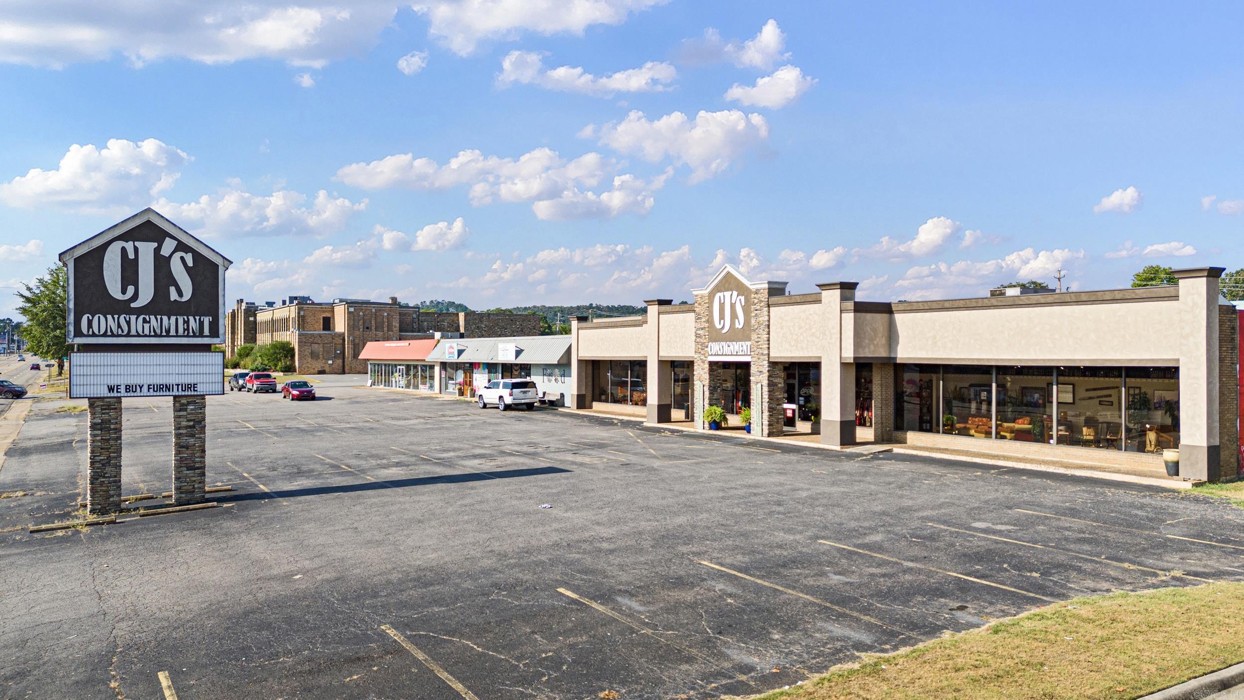 900 S Arkansas Ave  Russellville, AR