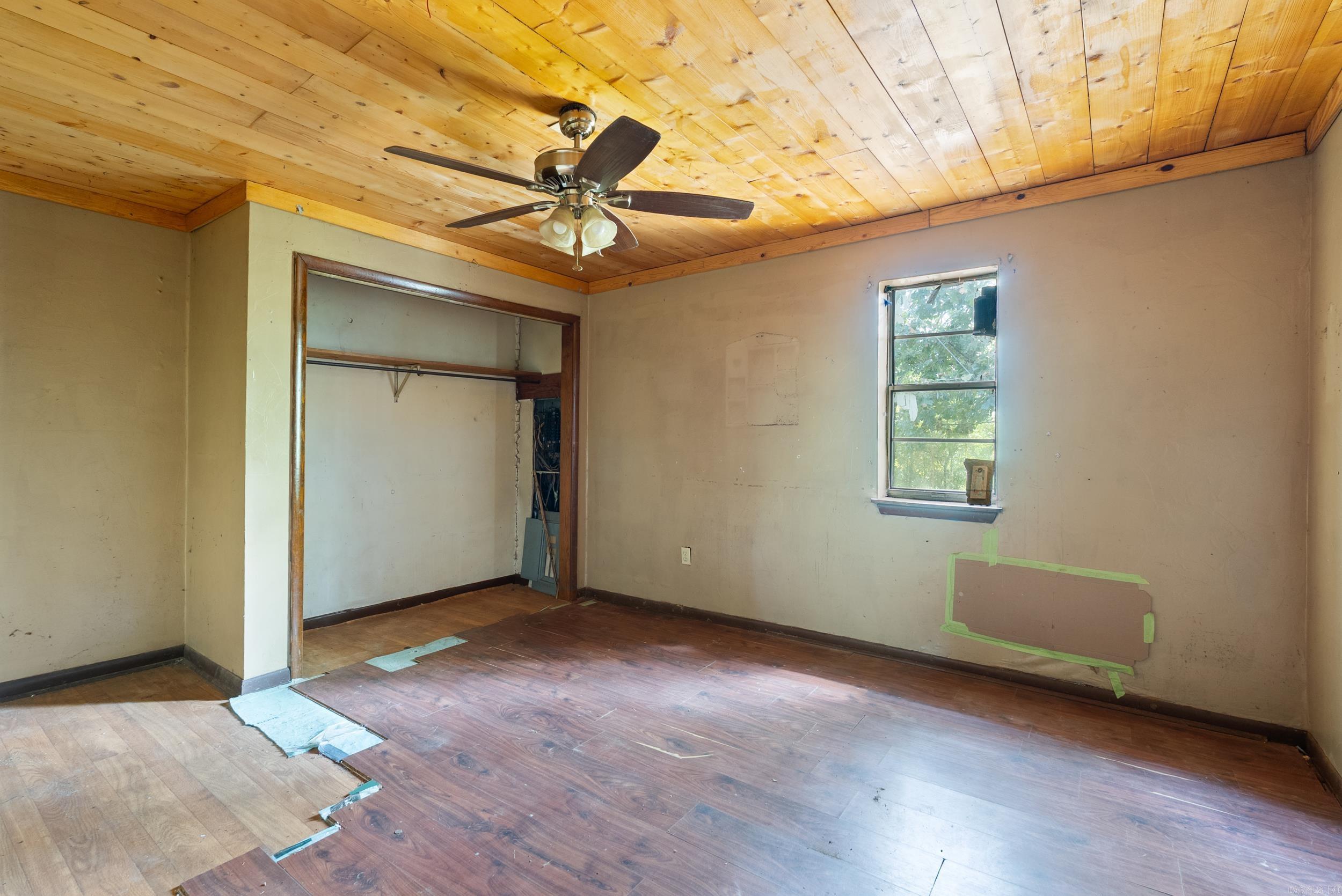 504 Boar Road  Clinton, AR