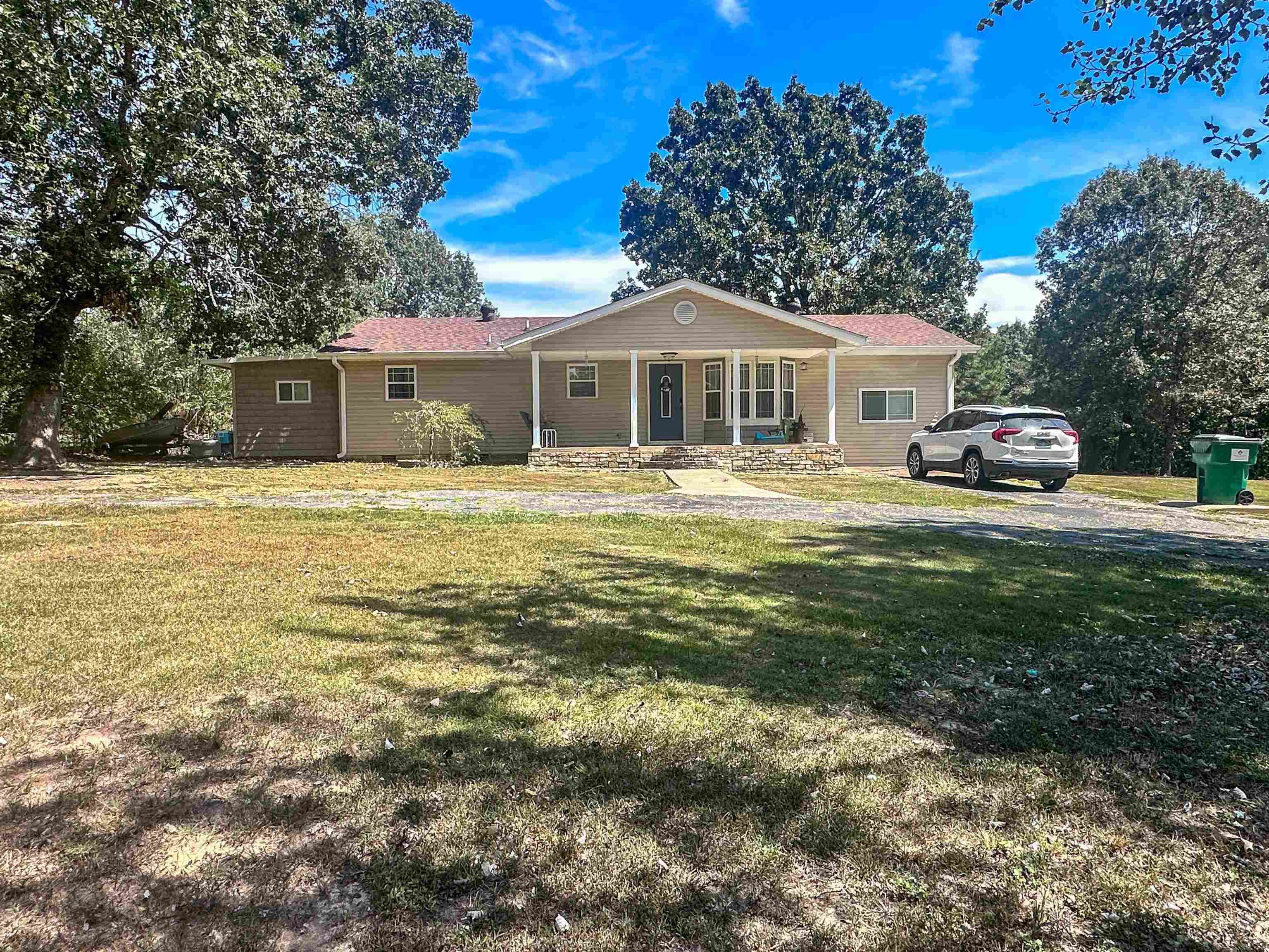 34  Alma  Highland, AR