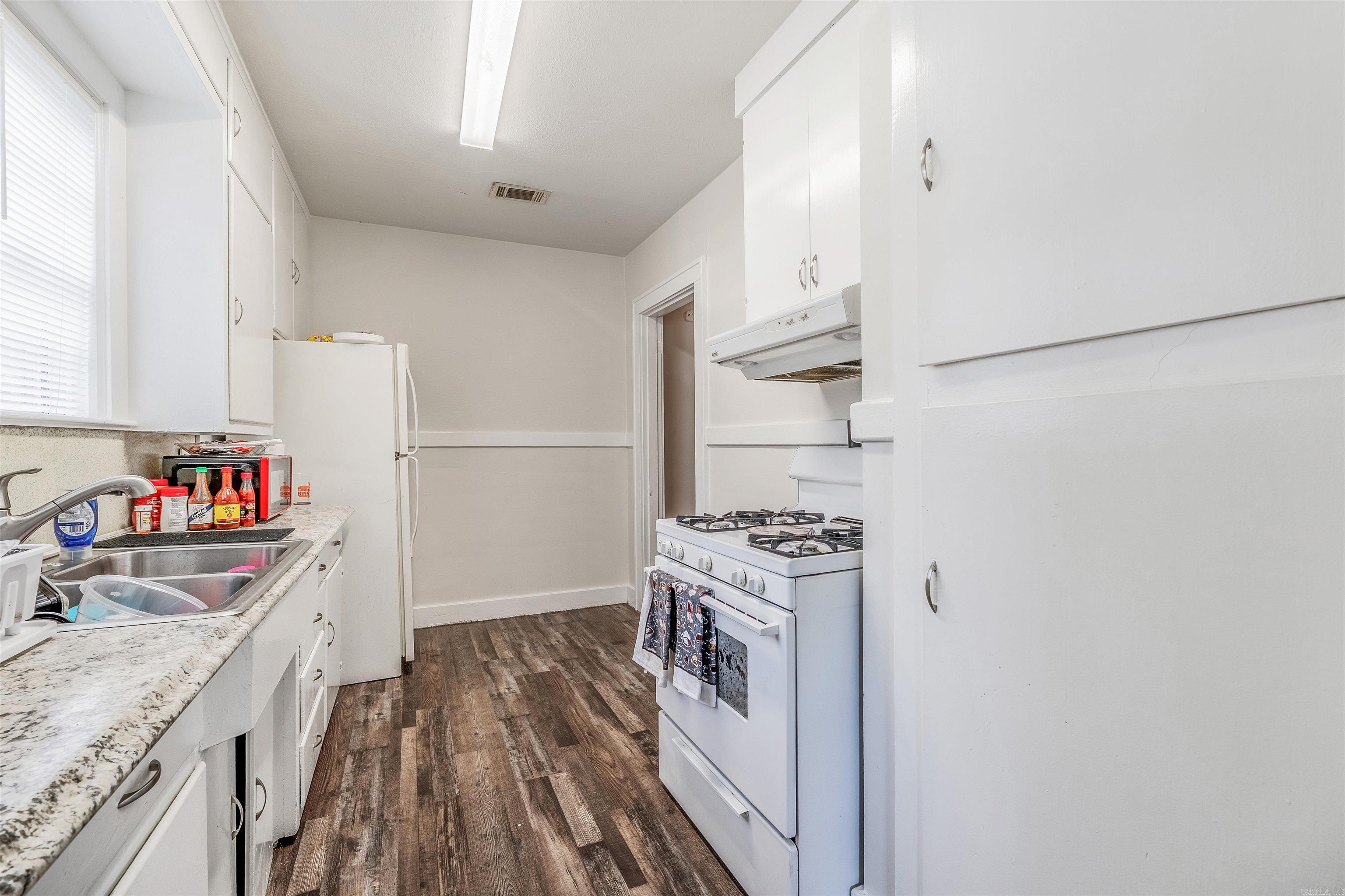 2021 N Poplar St  North Little Rock, AR