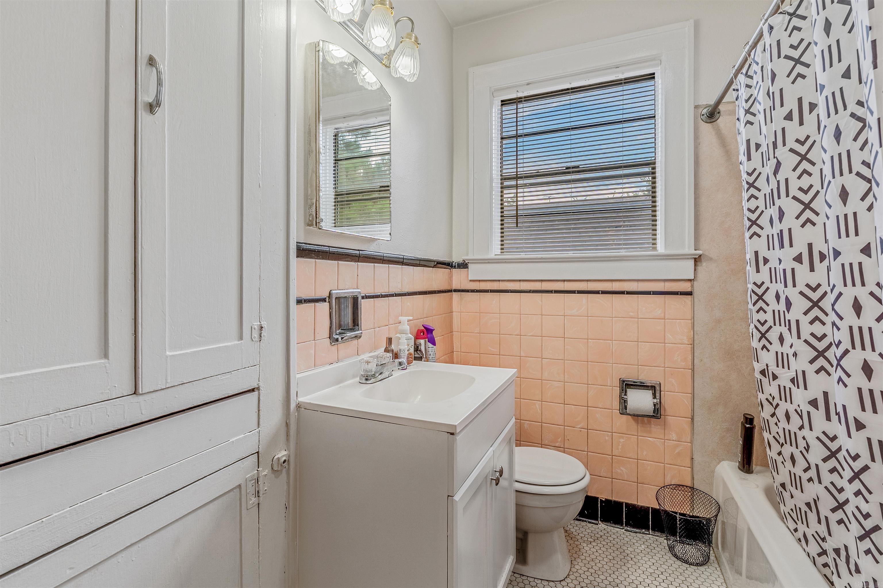 2021 N Poplar St  North Little Rock, AR