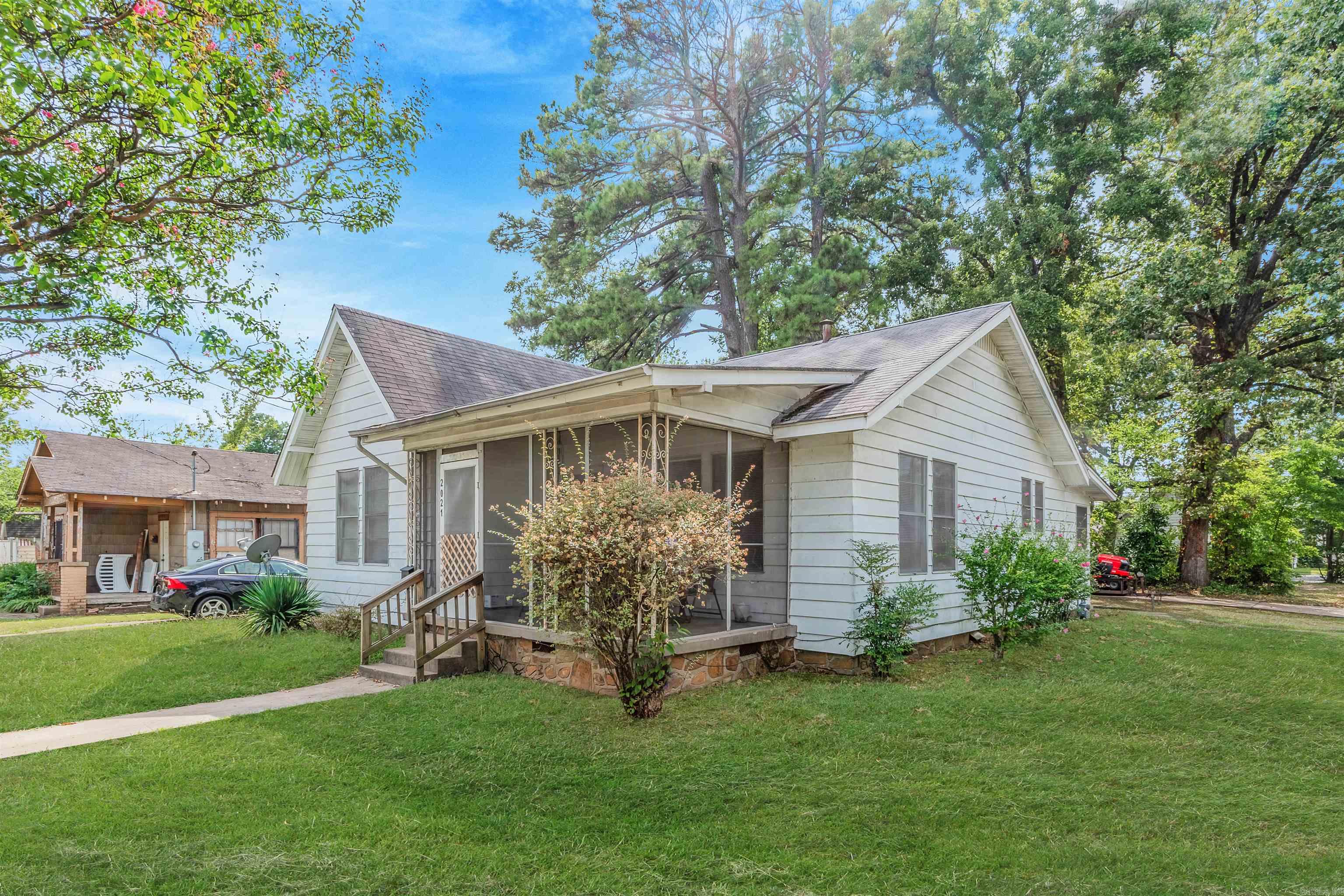 2021 N Poplar St  North Little Rock, AR