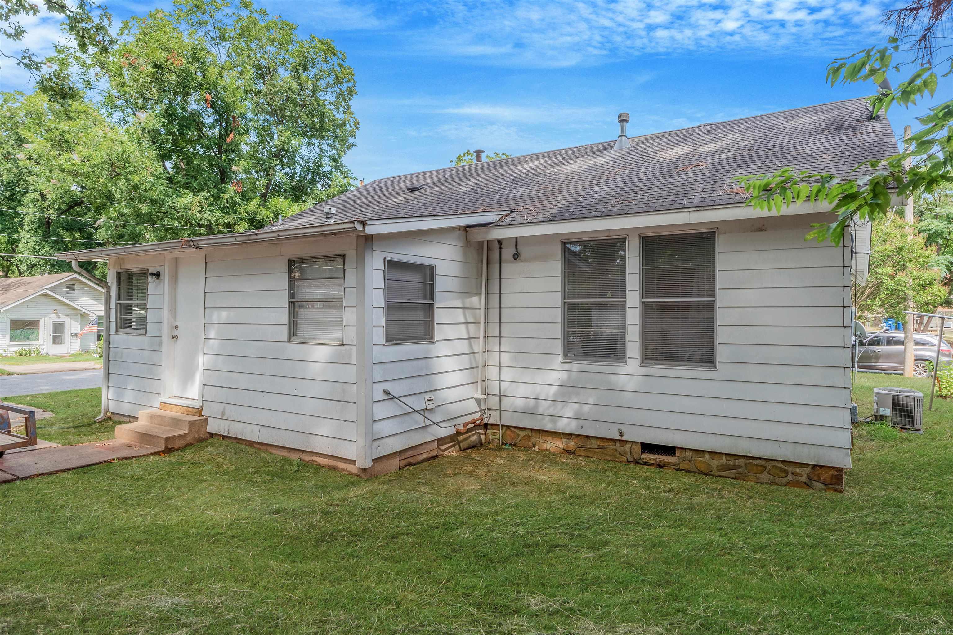 2021 N Poplar St  North Little Rock, AR