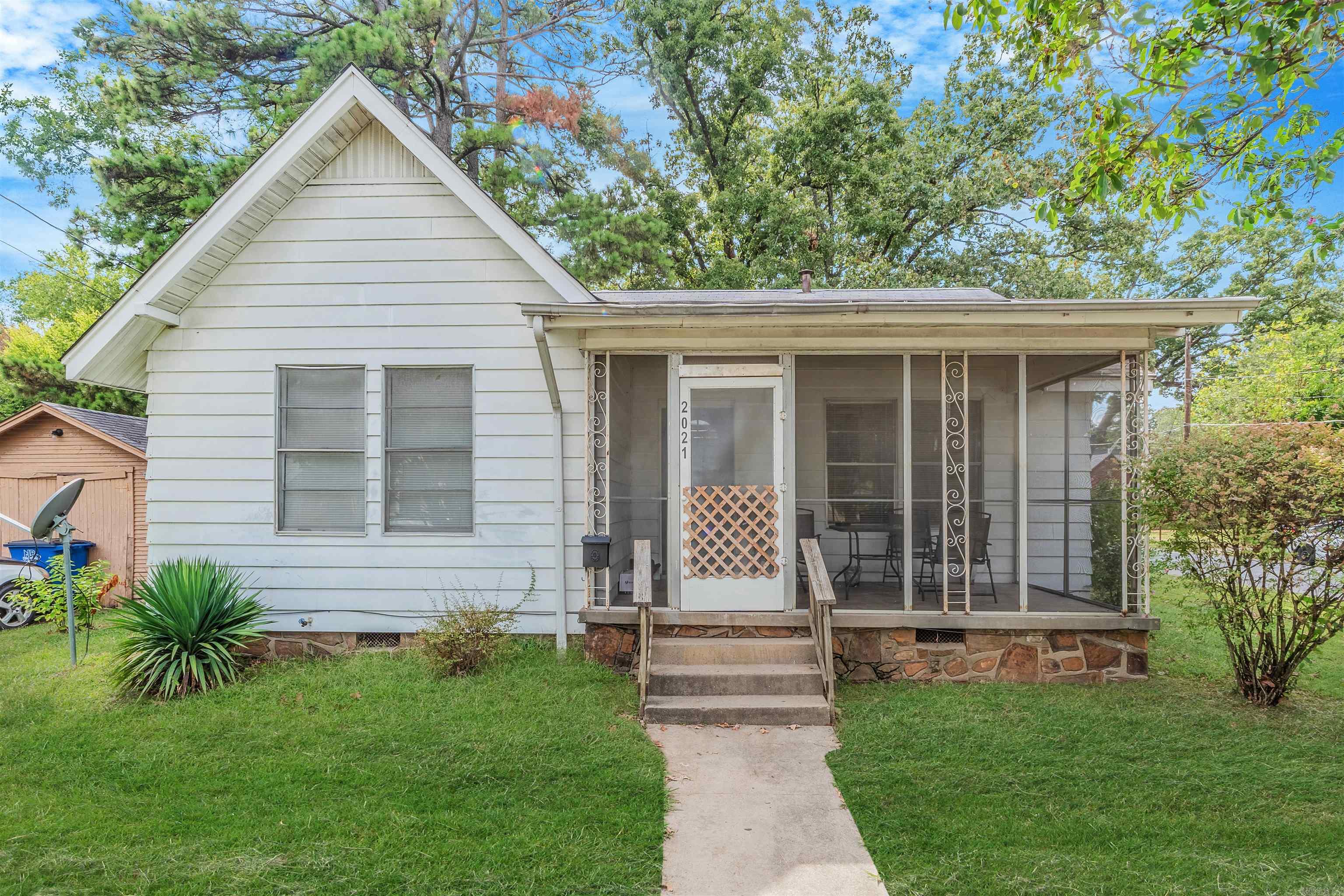 2021 N Poplar St  North Little Rock, AR