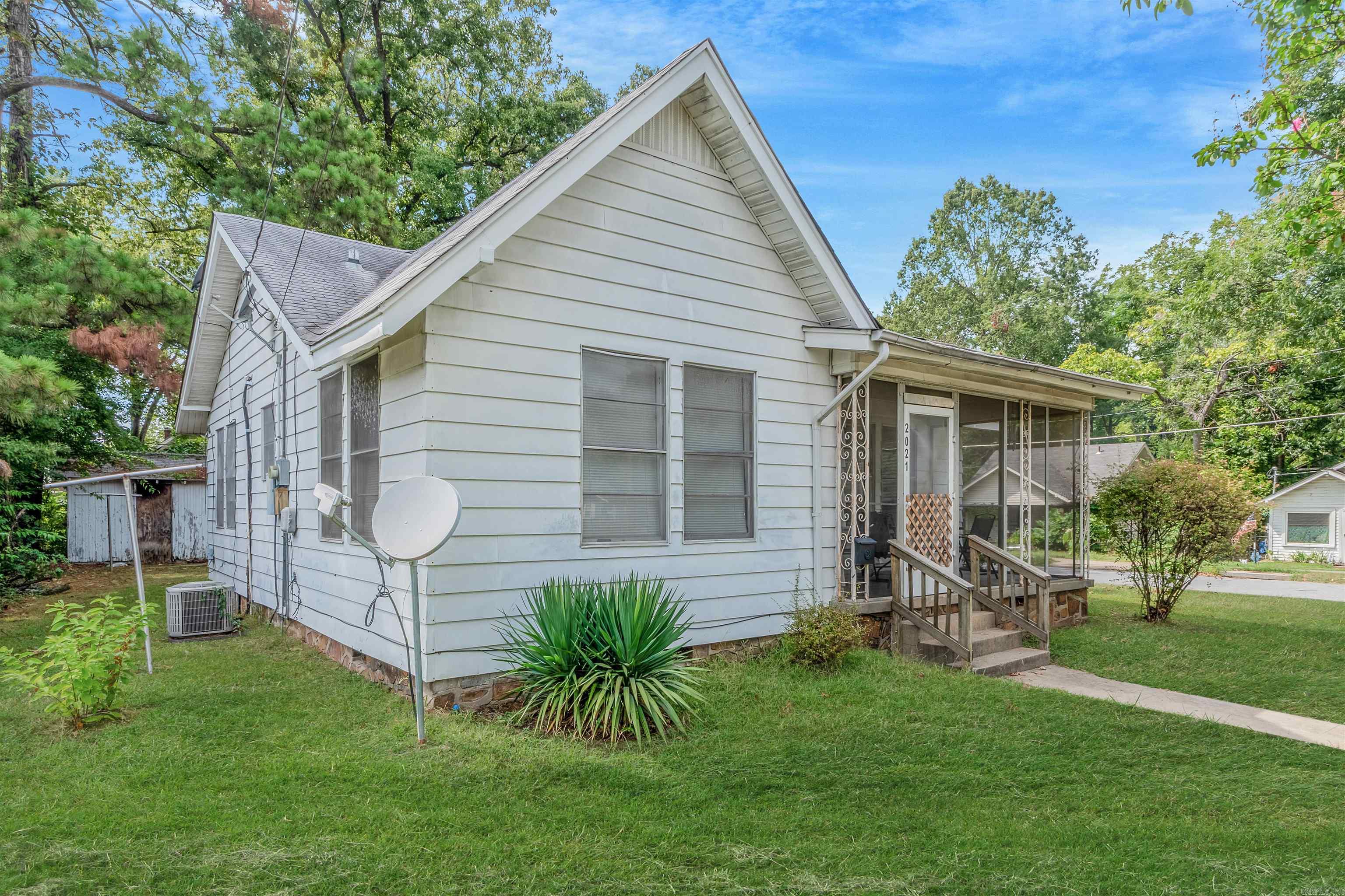 2021 N Poplar St  North Little Rock, AR