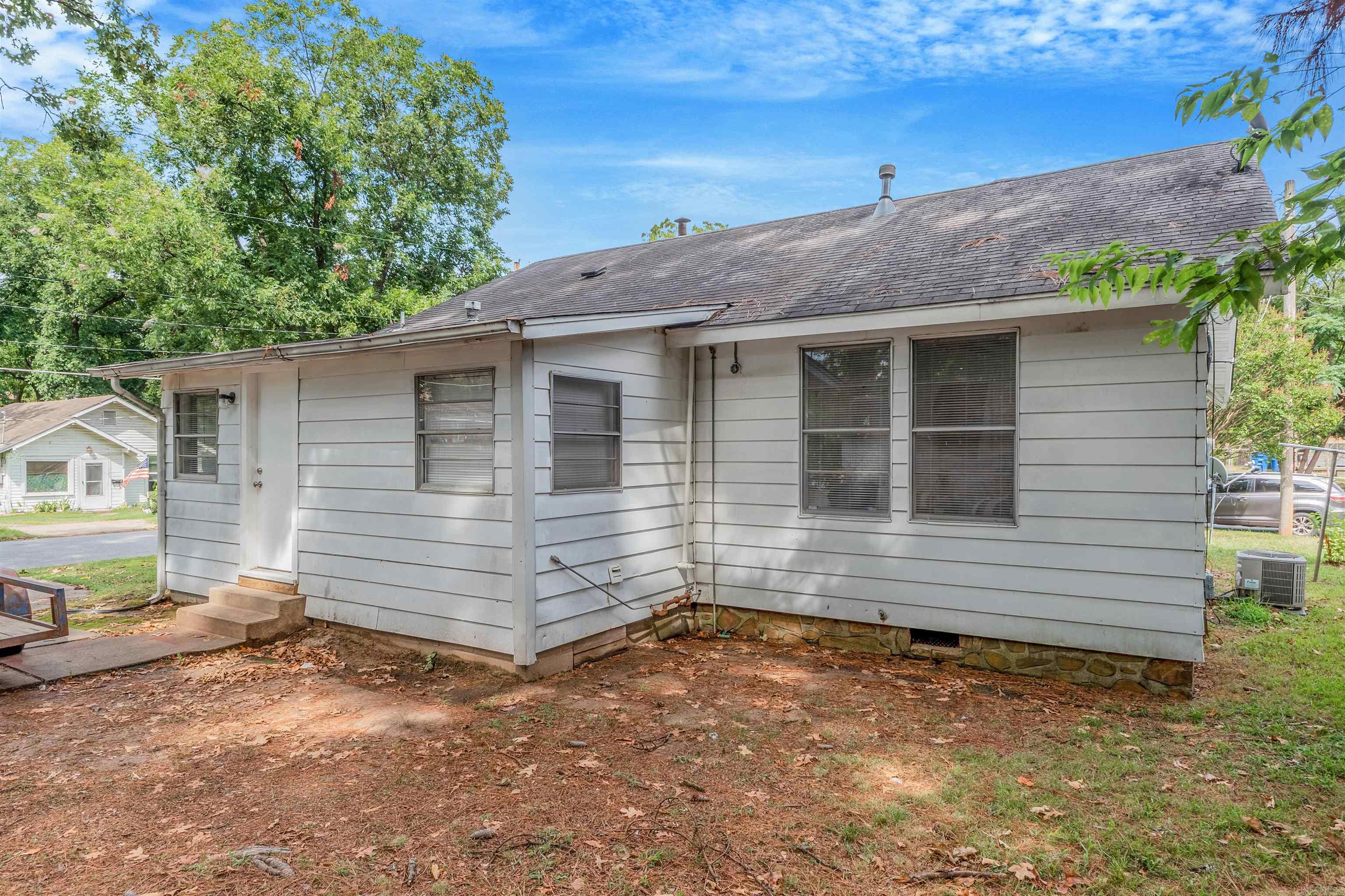 2021 N Poplar St  North Little Rock, AR