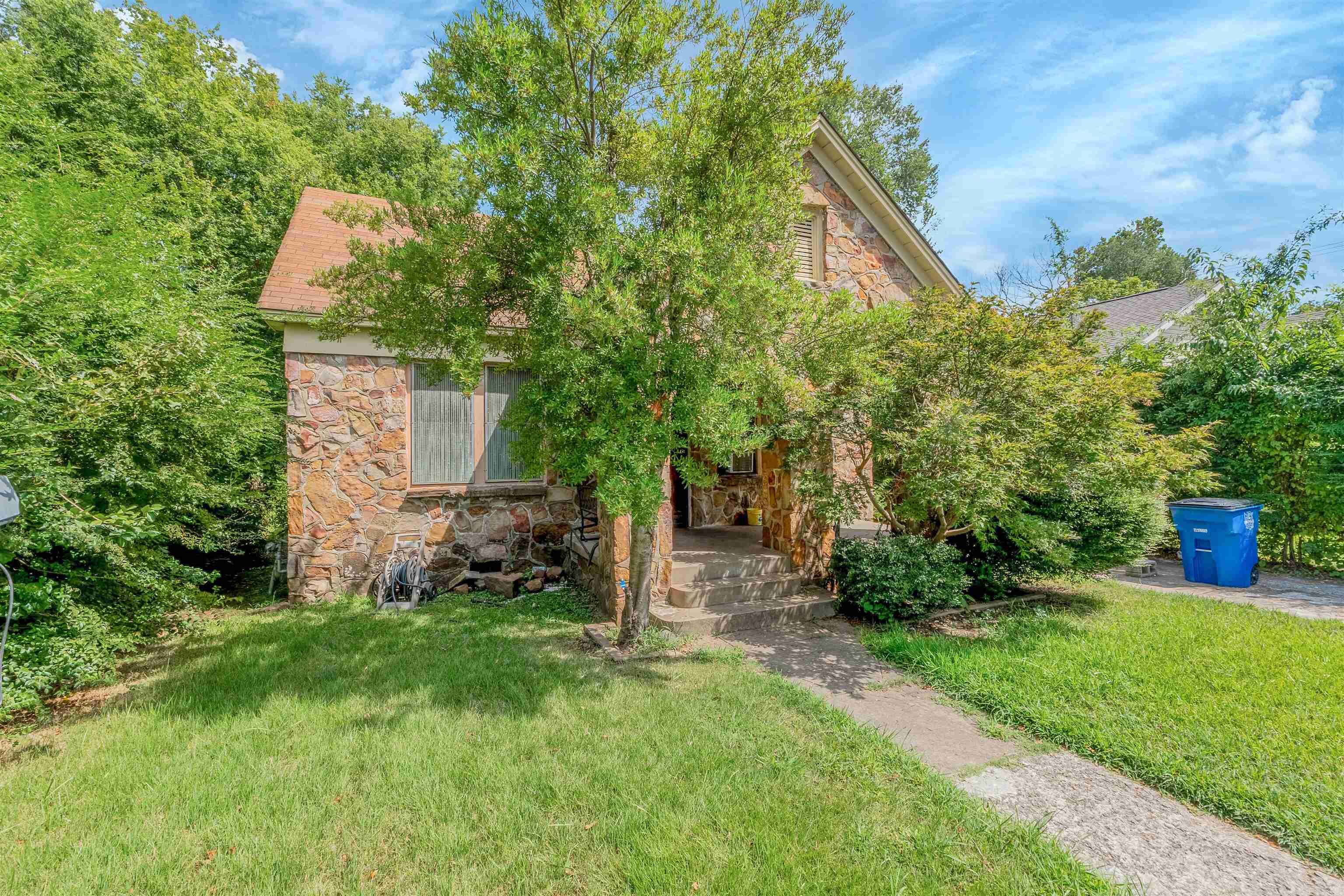 1806 N Poplar St  North Little Rock, AR