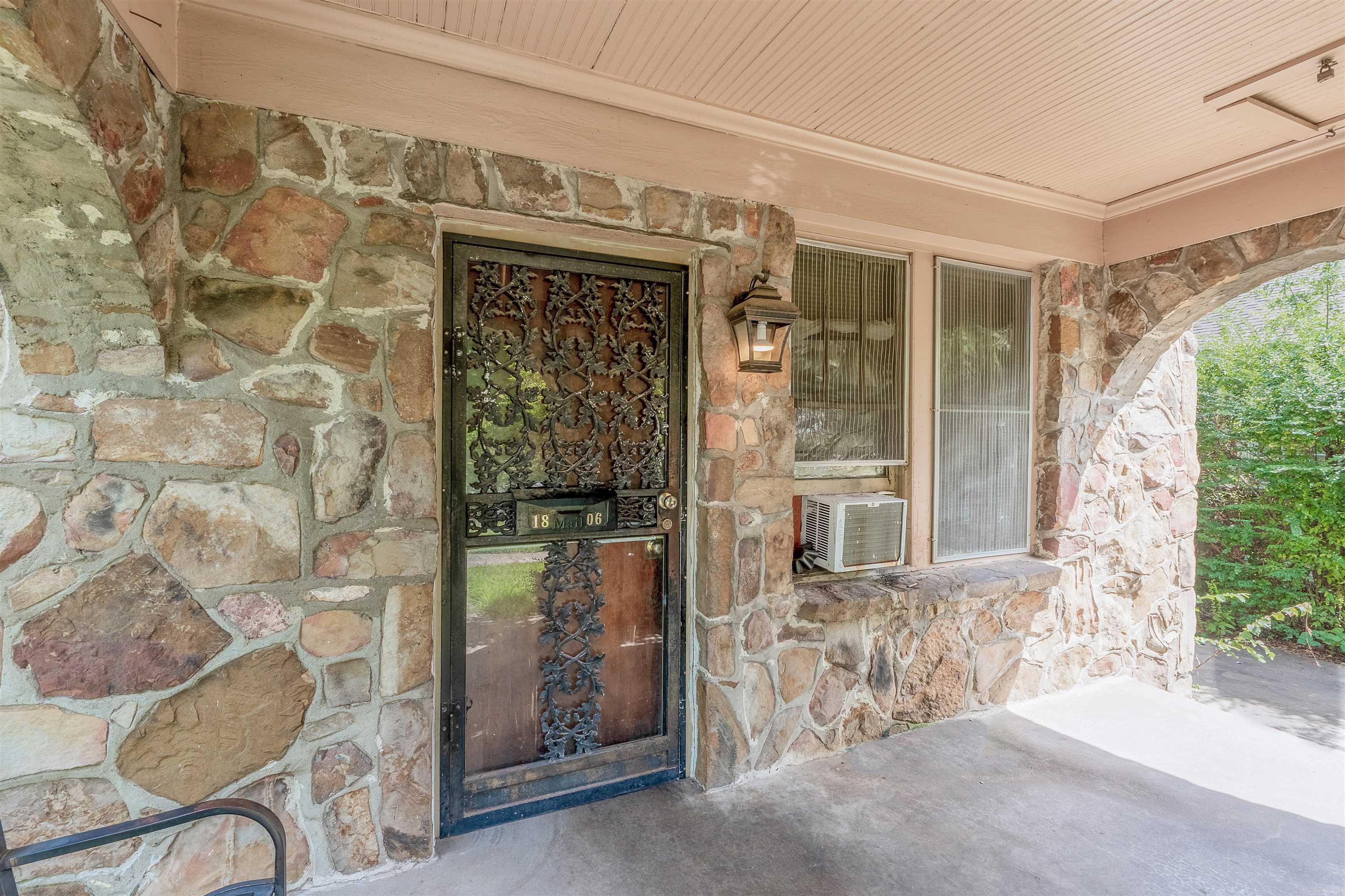 1806 N Poplar St  North Little Rock, AR