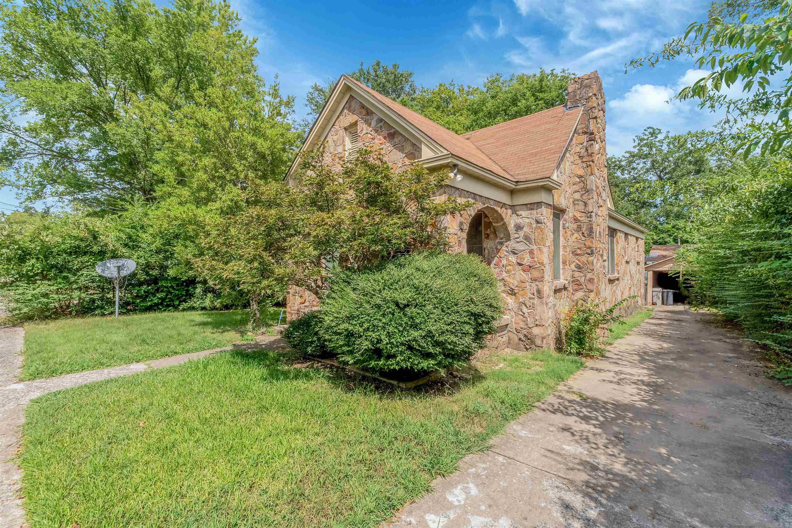 1806 N Poplar St  North Little Rock, AR