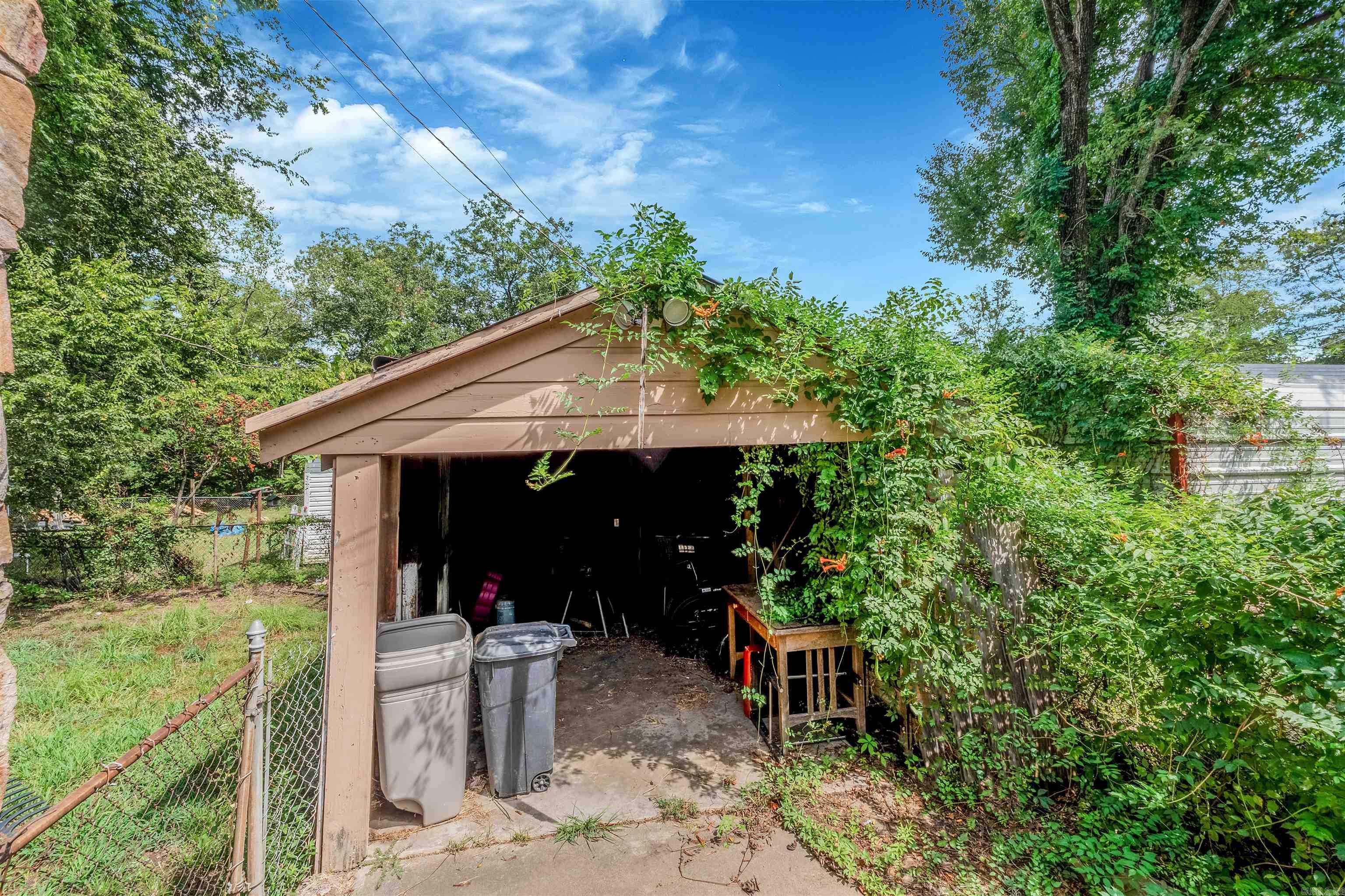 1806 N Poplar St  North Little Rock, AR