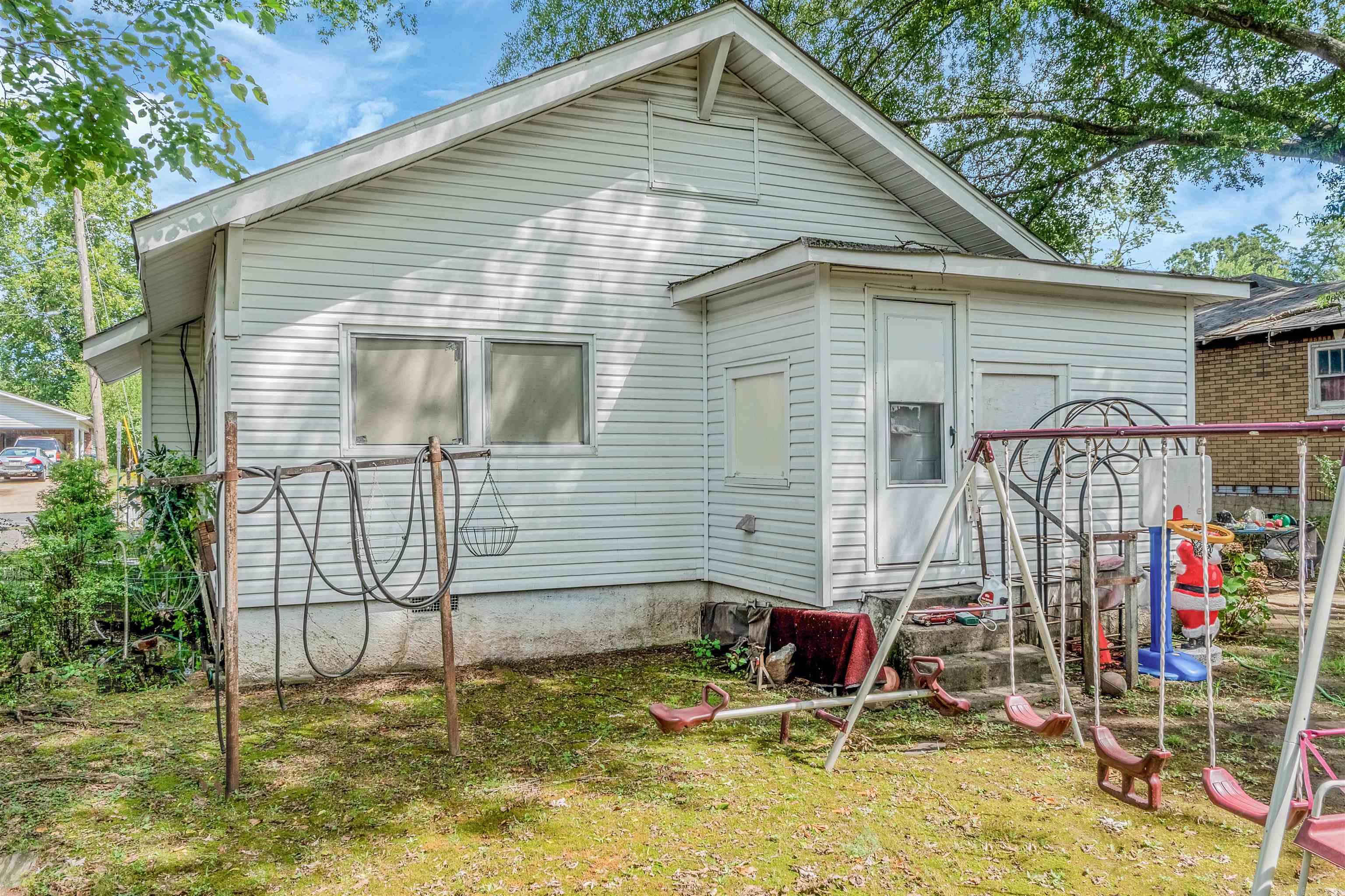 1709 N Poplar St  North Little Rock, AR