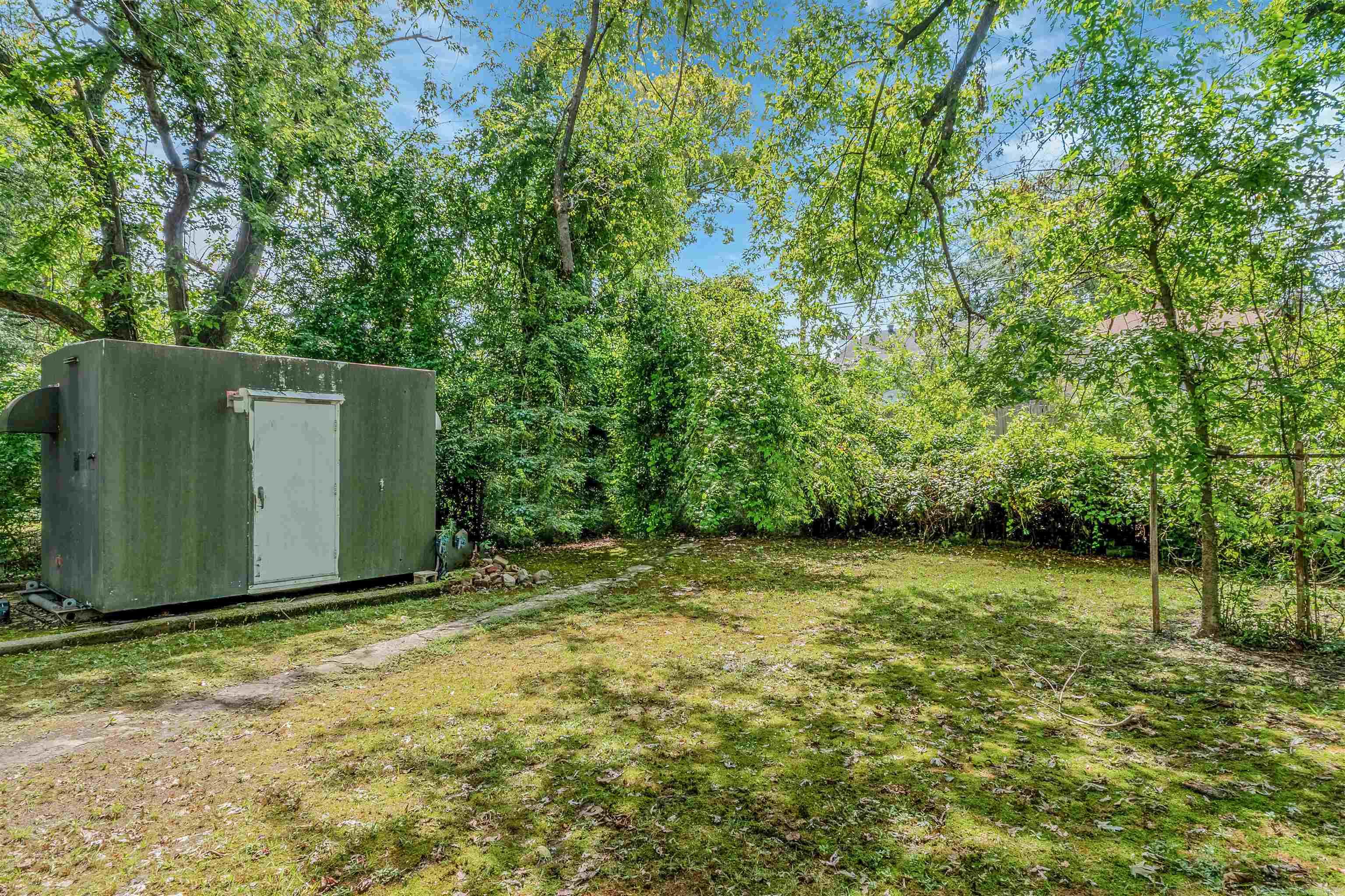 1709 N Poplar St  North Little Rock, AR