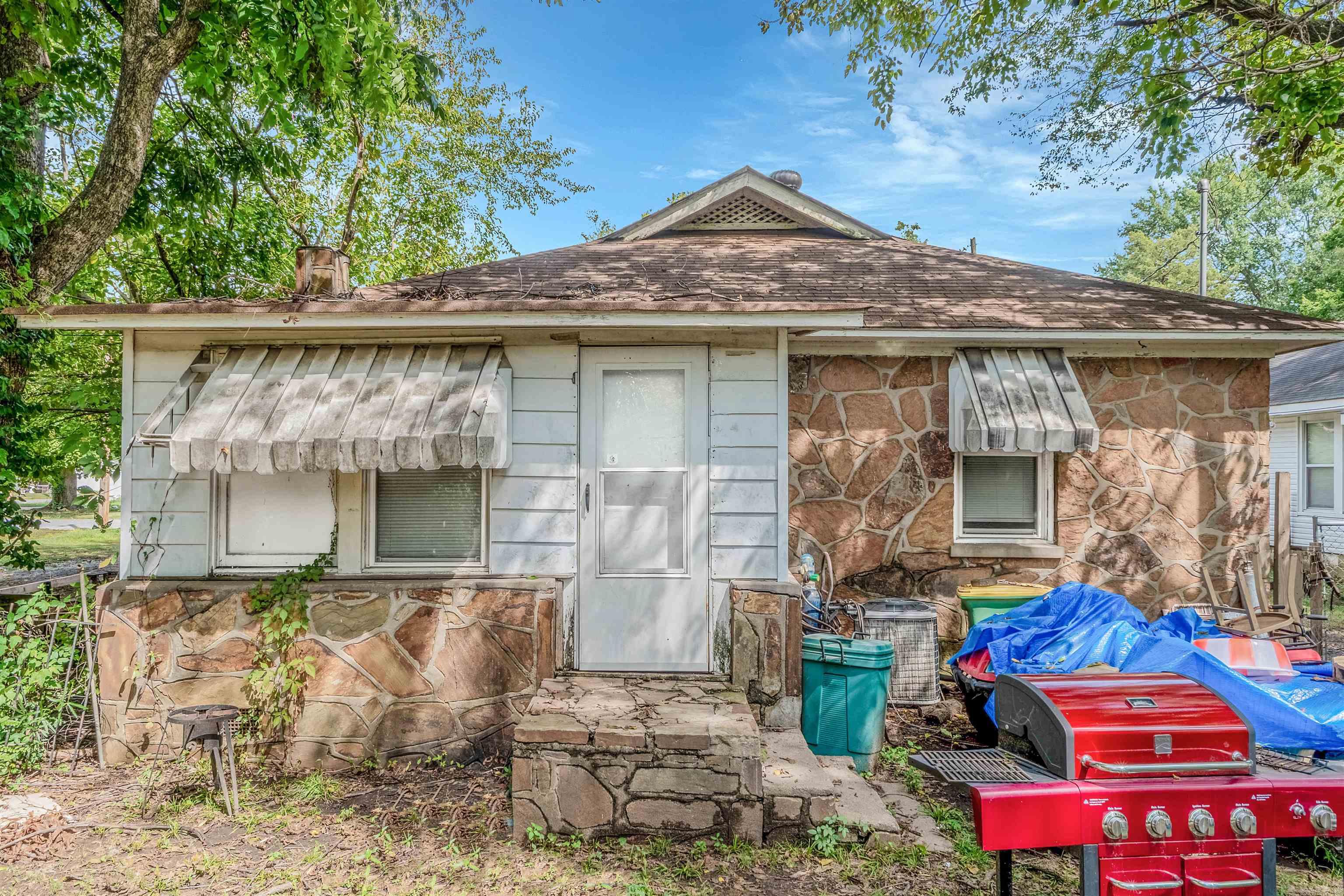 1711 N Poplar St  North Little Rock, AR