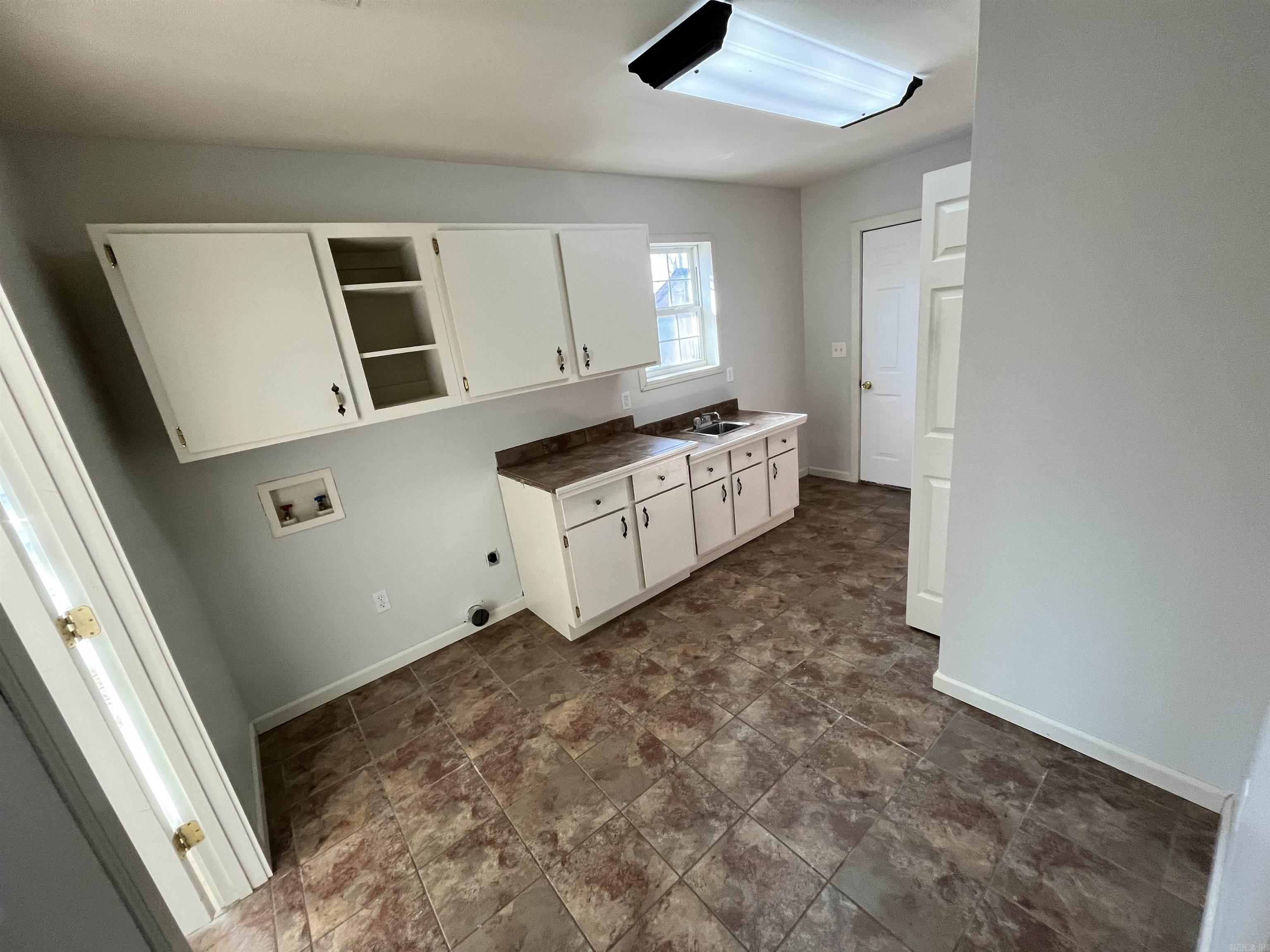 5710 White Drive Batesville, AR 72501