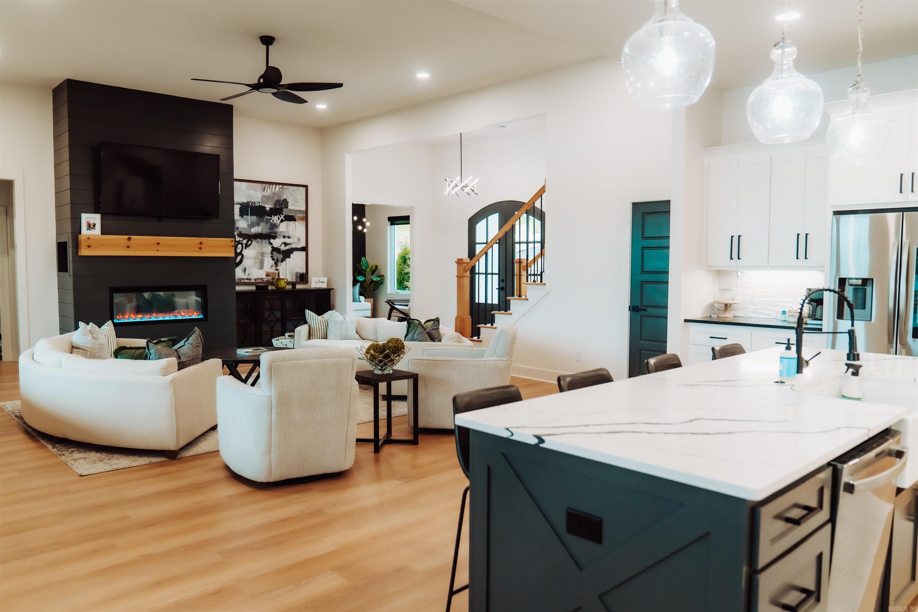 7702 S Shoreline Boulevard Benton, AR 72019