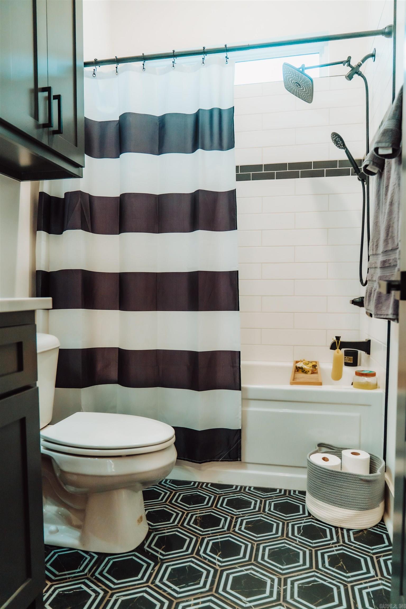 7702 S Shoreline Boulevard Benton, AR 72019