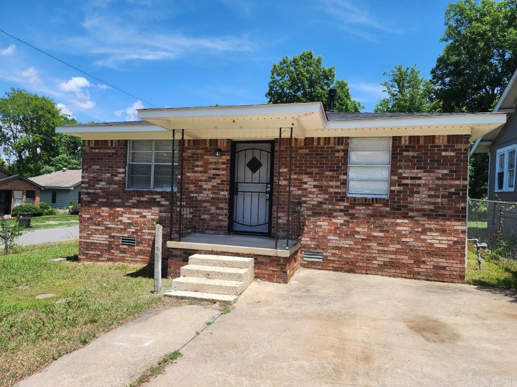 1501 Bishop Warren Drive
